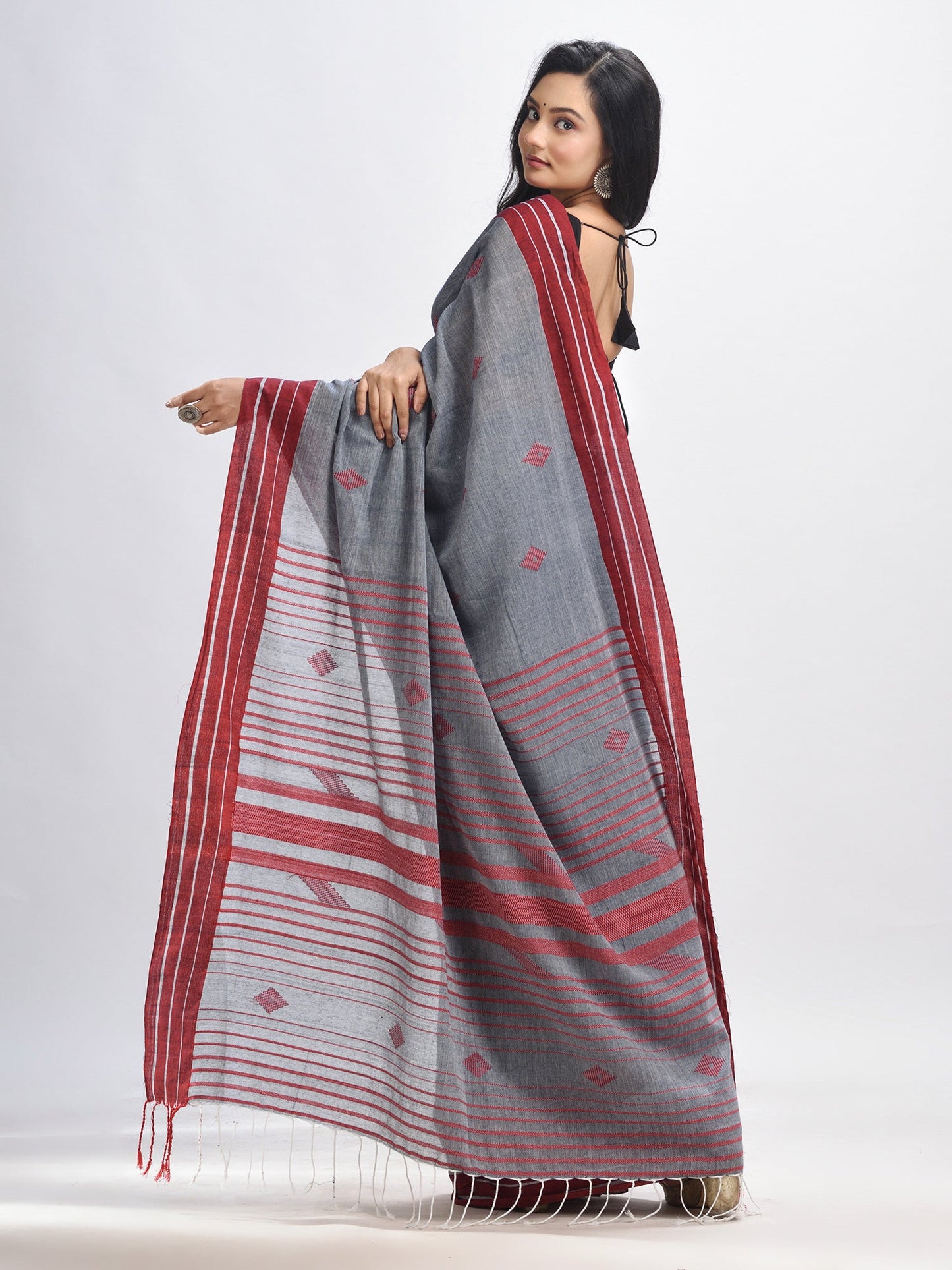 Women's Grey cotton with maroon border handwoven jamdani saree