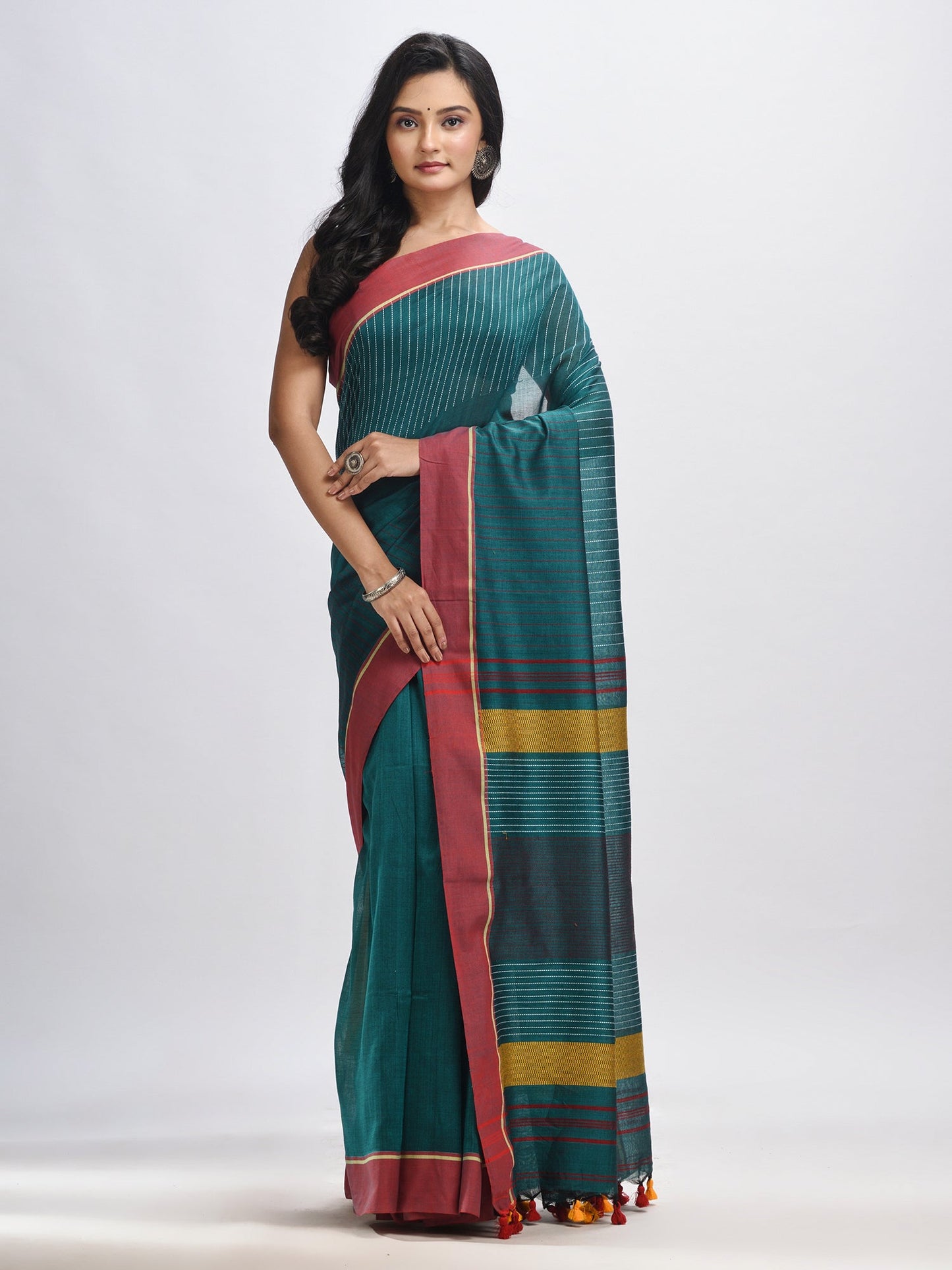 Women's Rama green cotton with red border handwoven jamdani saree