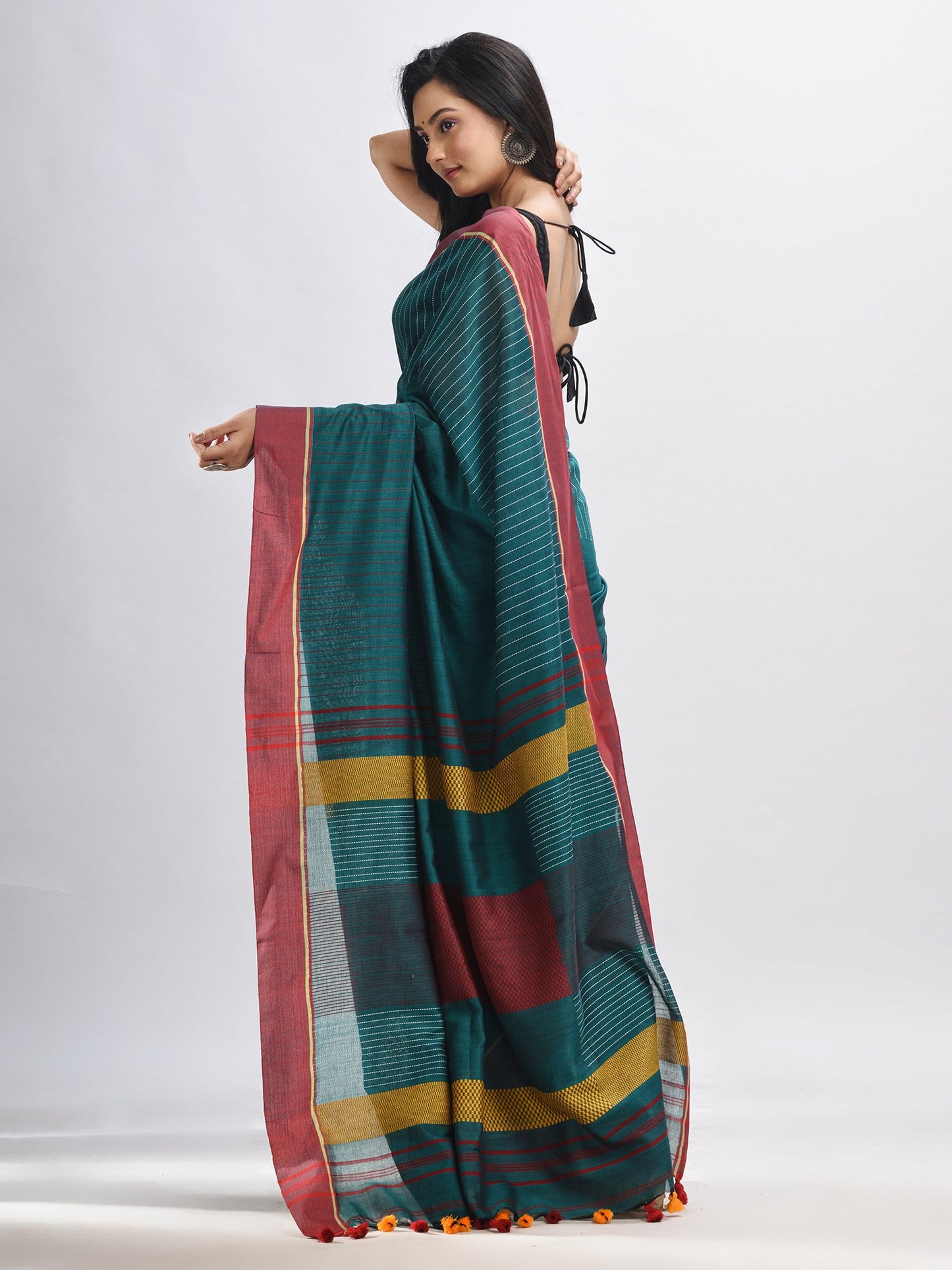 Women's Rama green cotton with red border handwoven jamdani saree