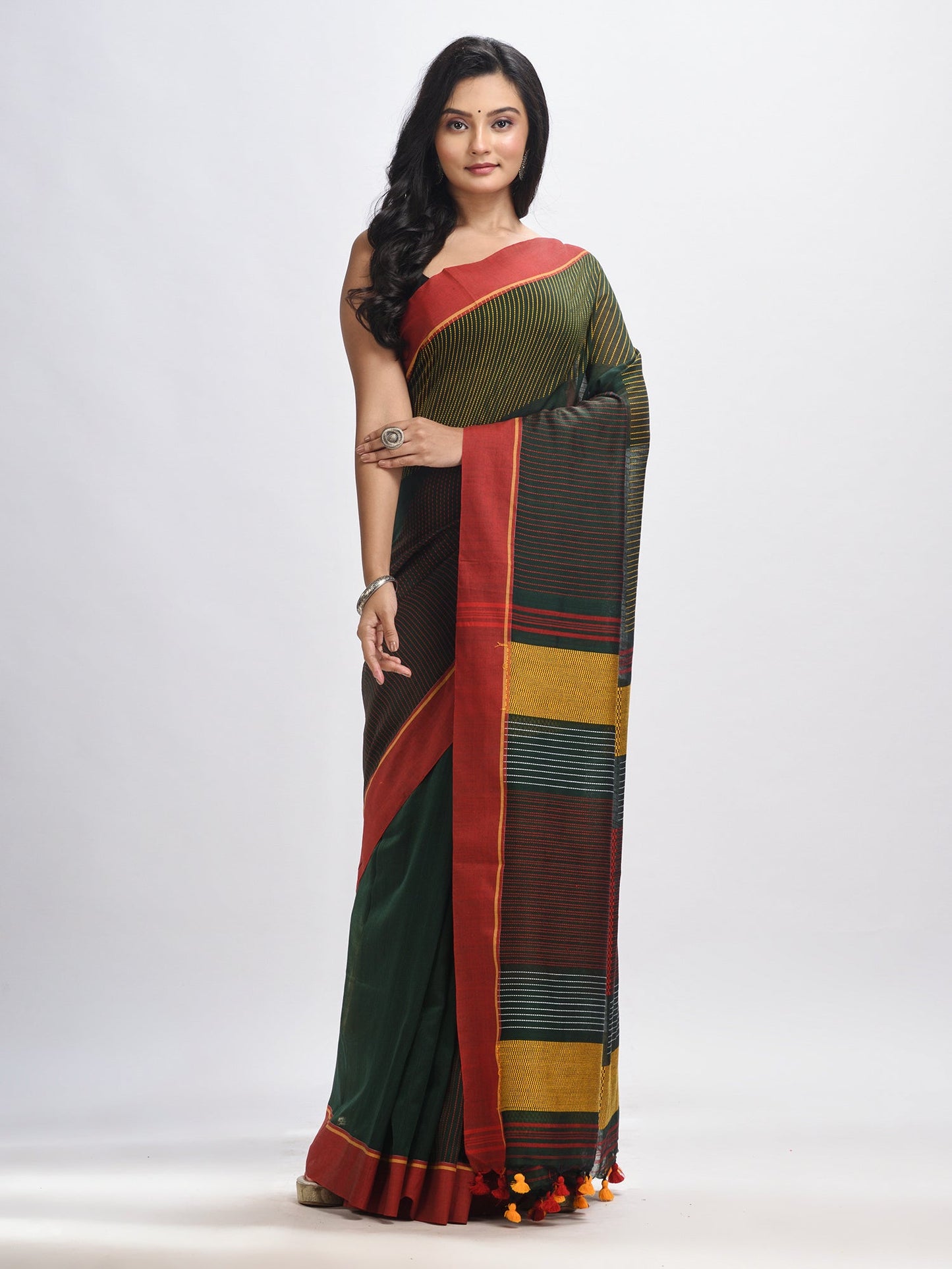 Women's Bottle green cotton with red border handwoven jamdani saree
