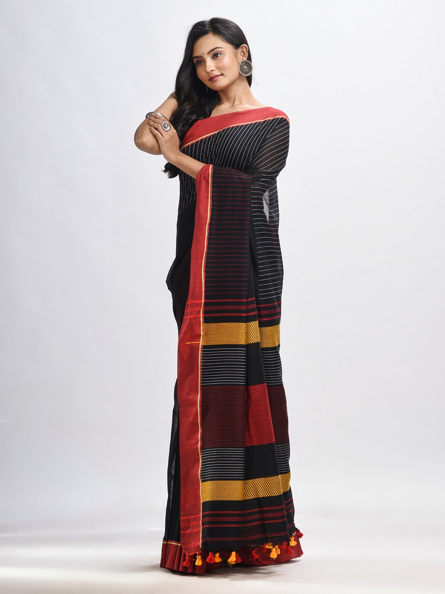Women's Bkack cotton with red border handwoven jamdani saree