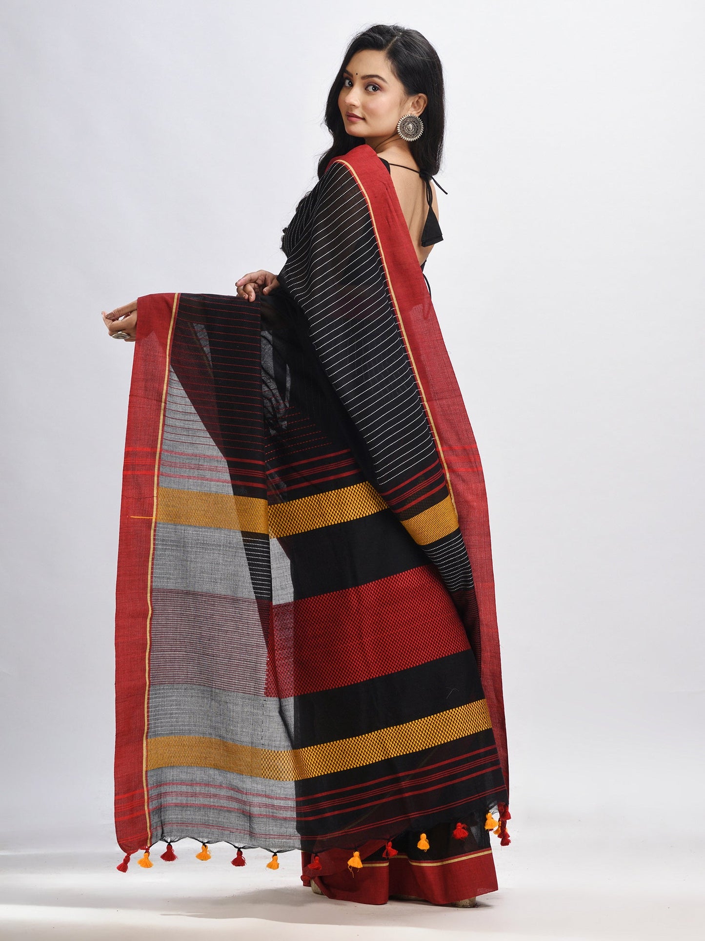 Women's Bkack cotton with red border handwoven jamdani saree