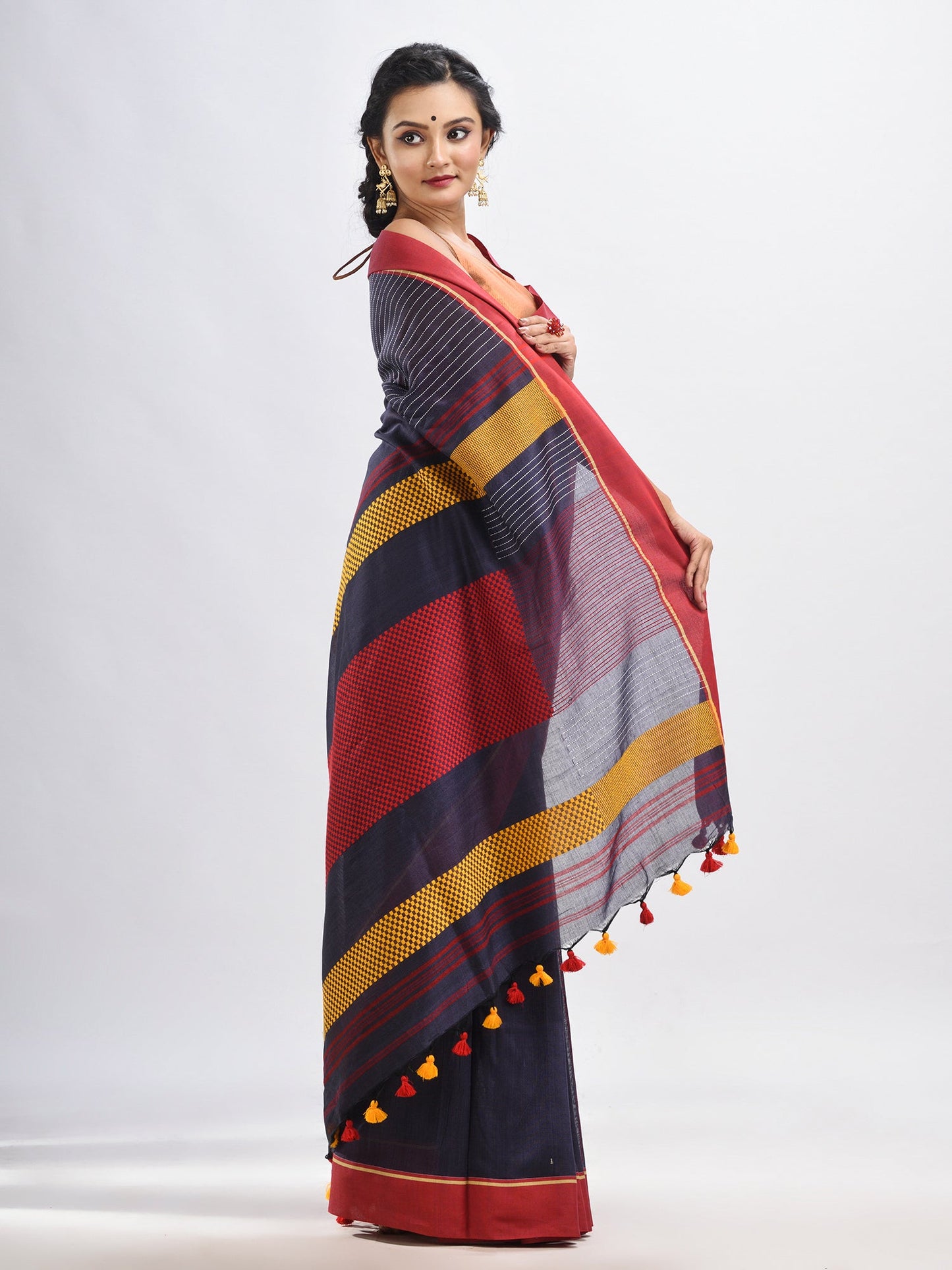Women's Dark grey cotton with red border handwoven jamdani saree