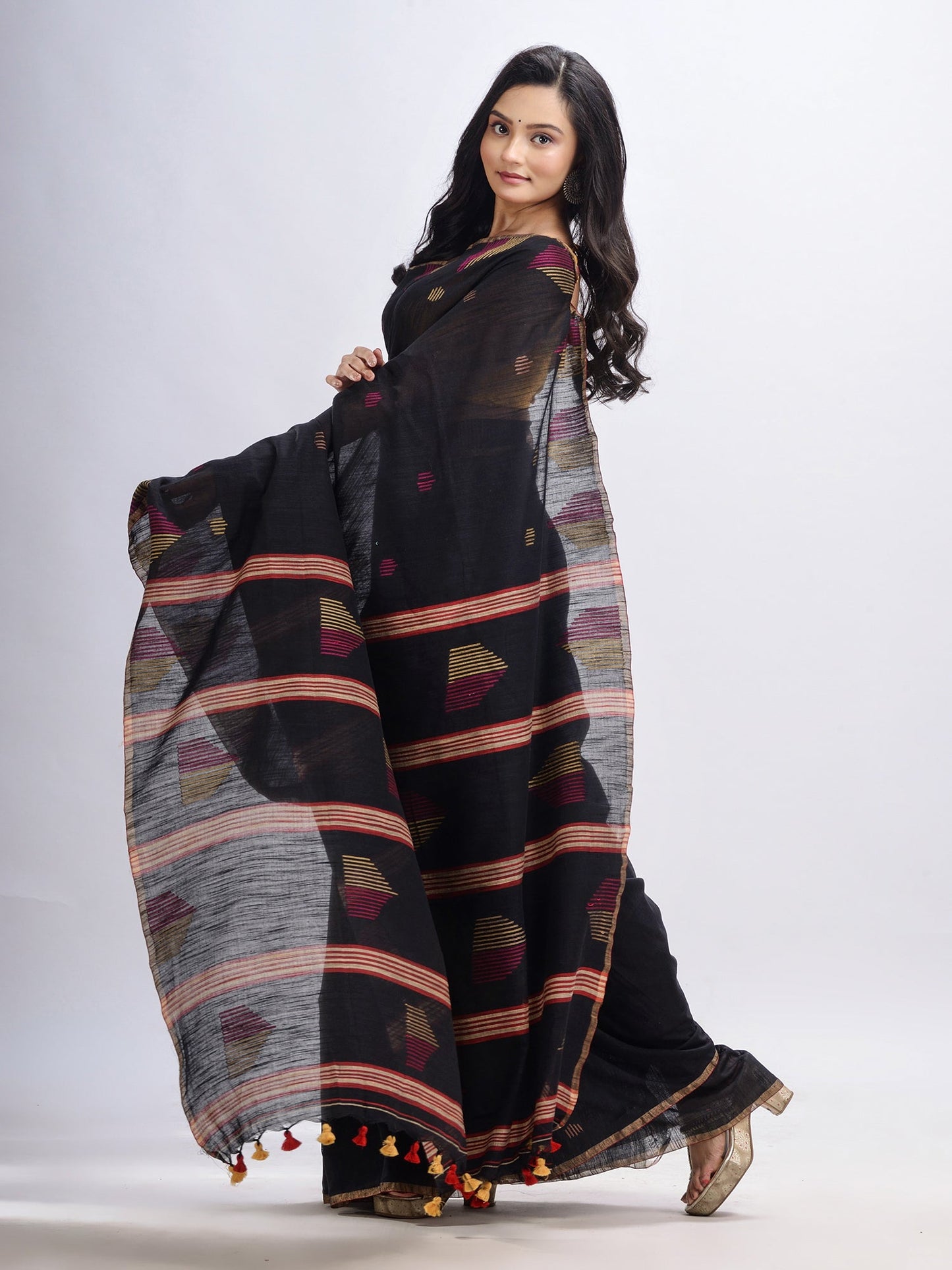 Women's Black cotton temple broder handwoven jamdani saree