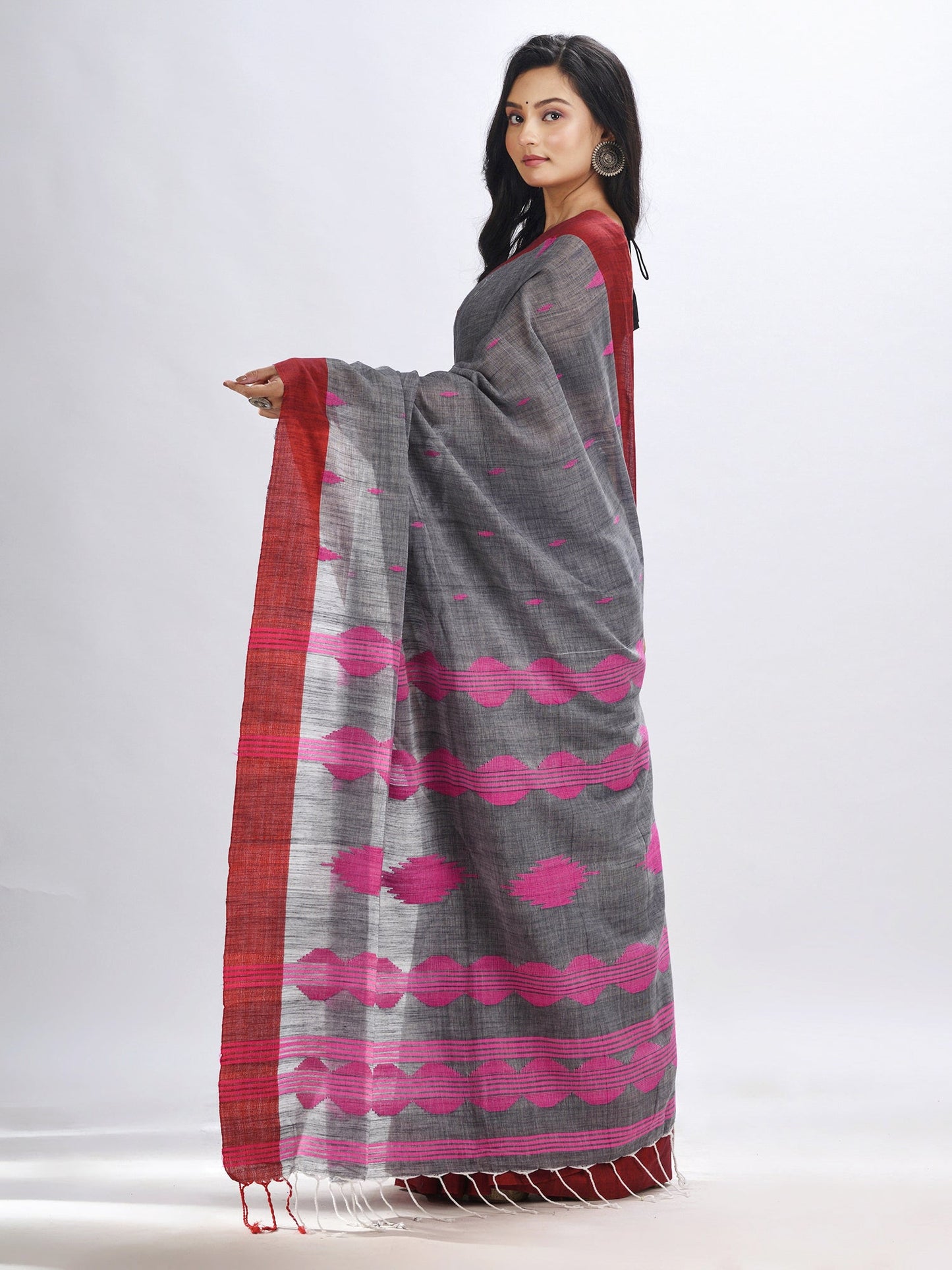 Women's Grey cotton temple broder handwoven jamdani saree