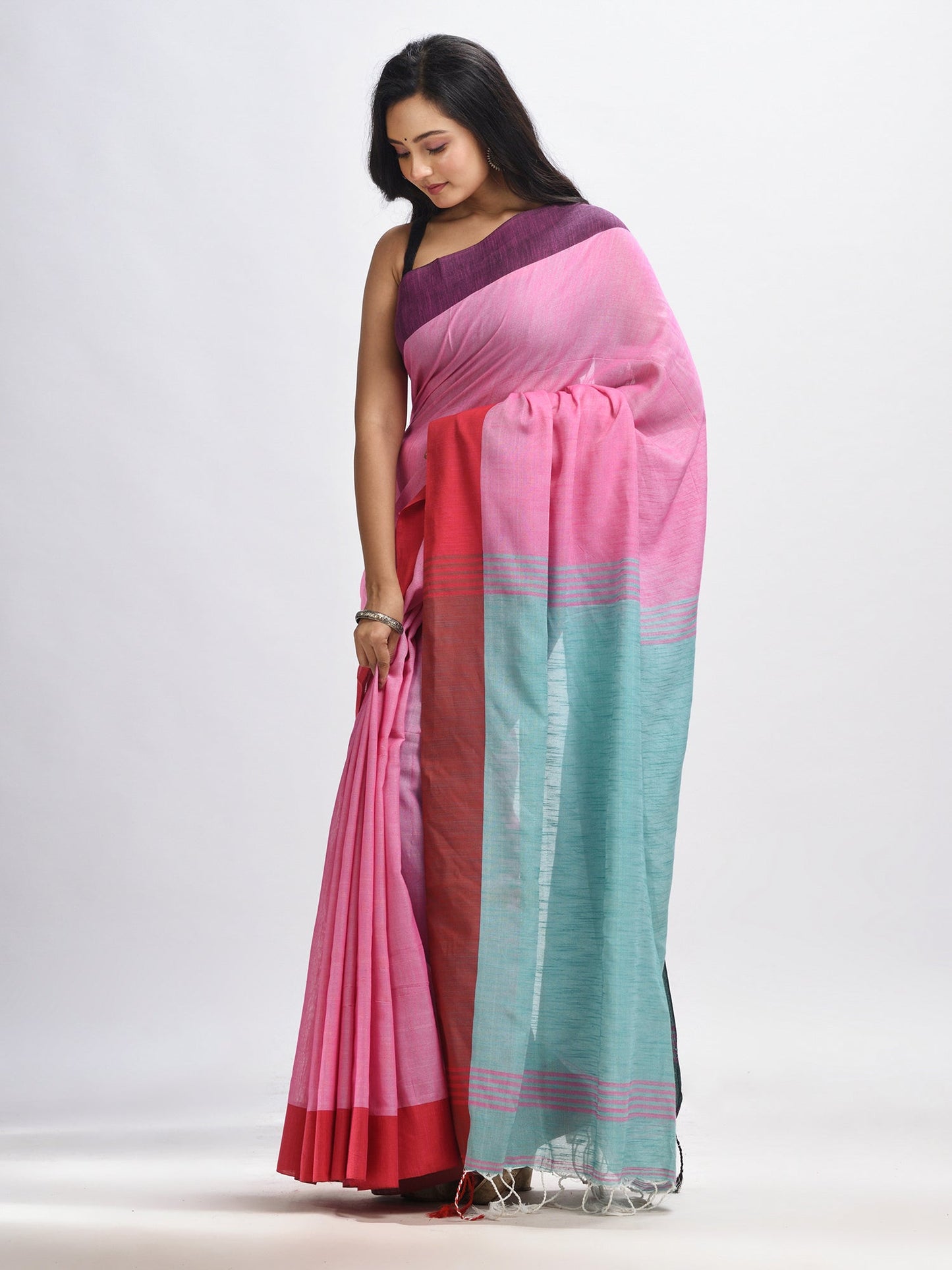 Women's Pink cotton with solid body in sky blue pallu handloom saree
