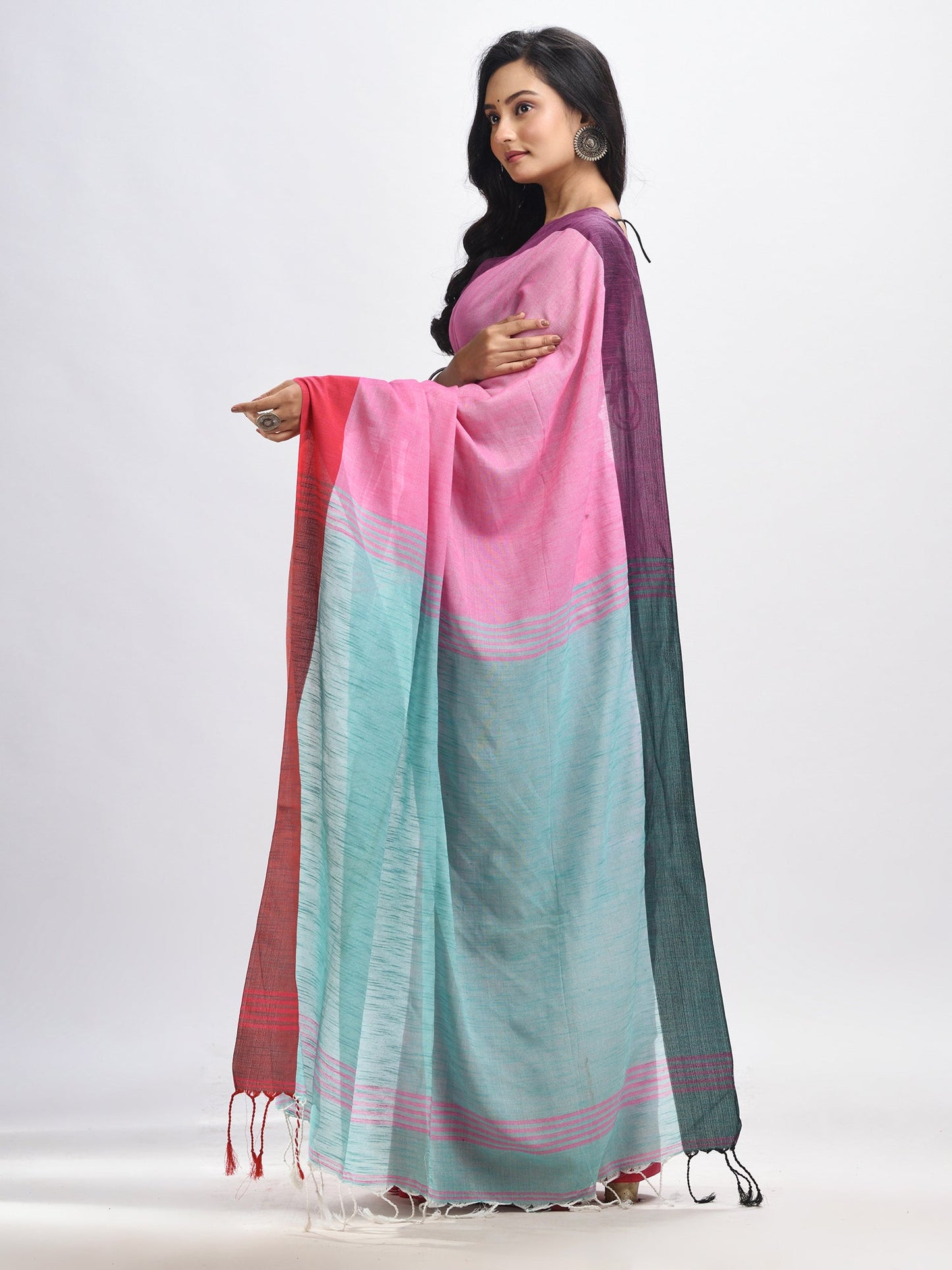 Women's Pink cotton with solid body in sky blue pallu handloom saree