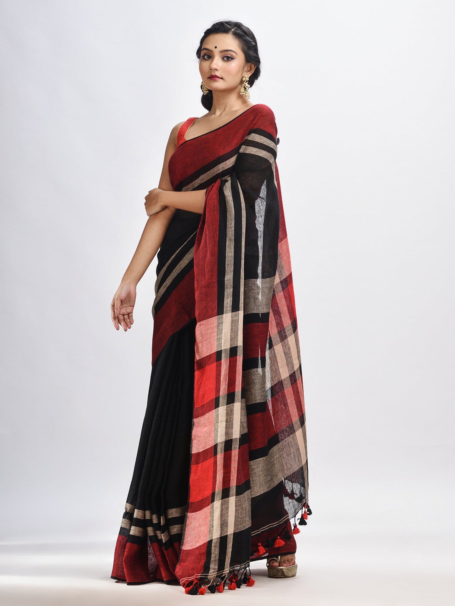 Women's Black with multi colour pallu handwoven linen saree