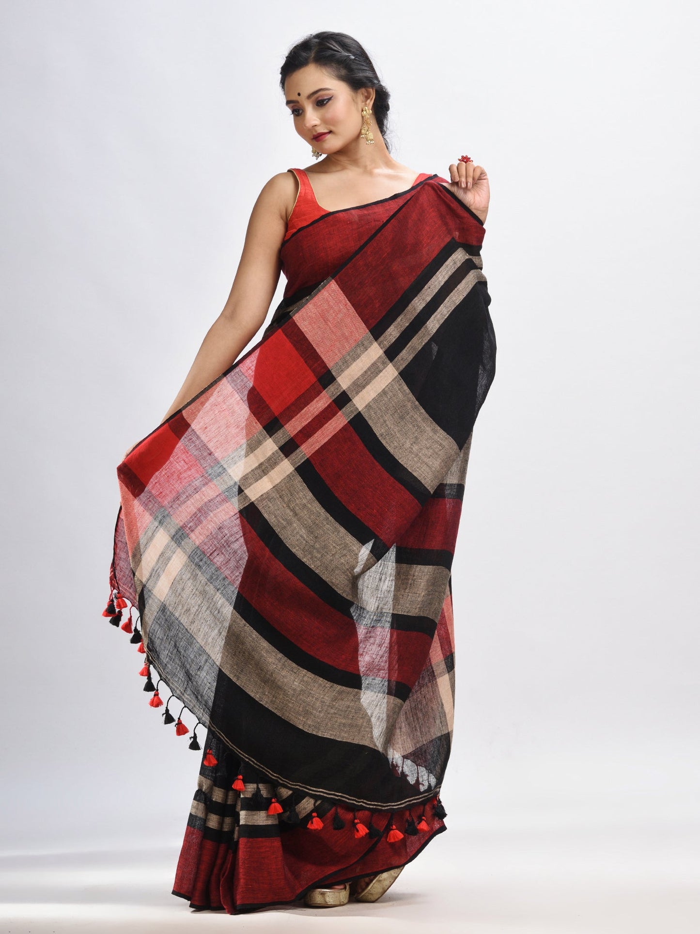 Women's Black with multi colour pallu handwoven linen saree