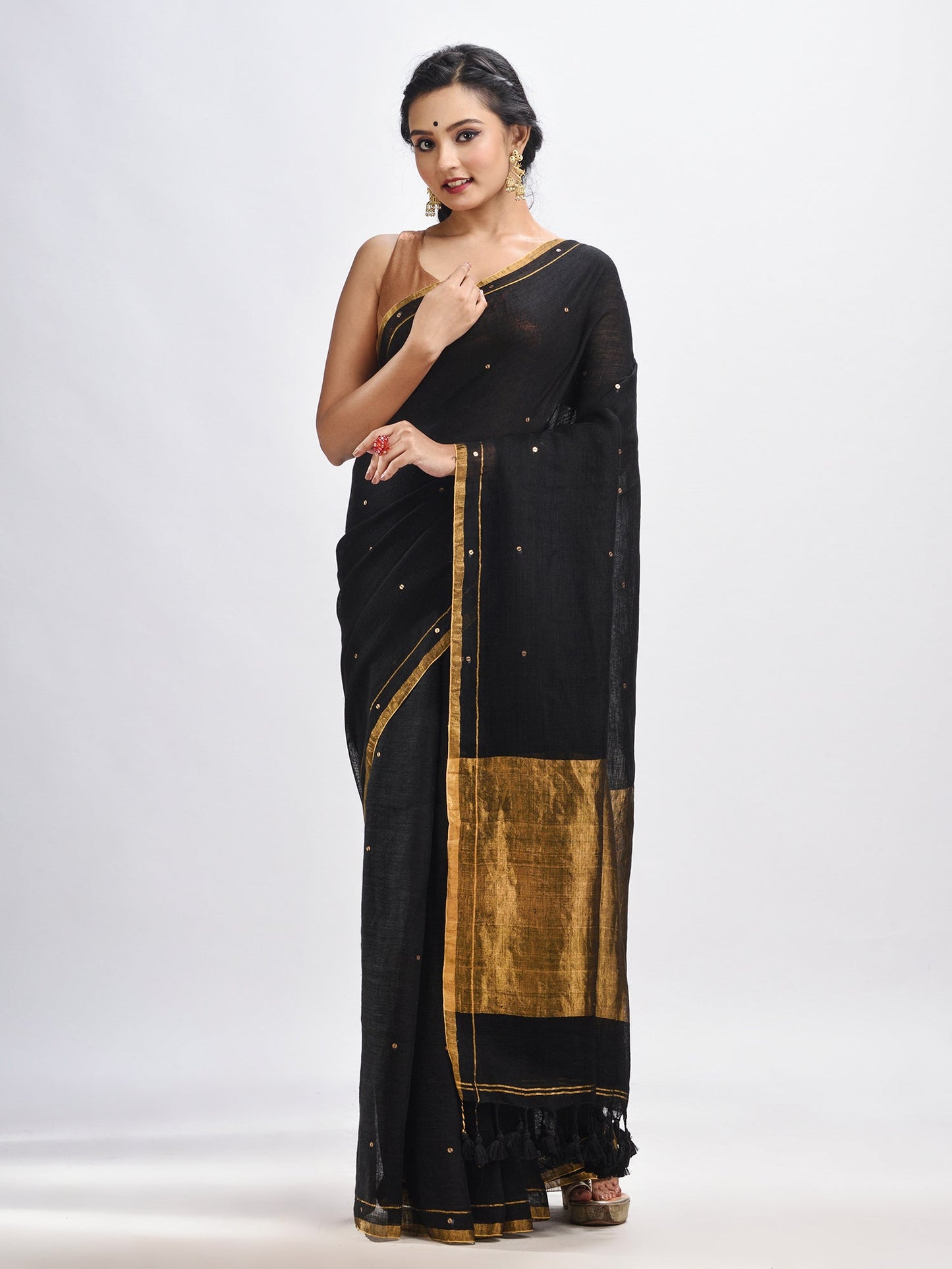 Women's Black linen all body cumki in pallu zori handloom saree