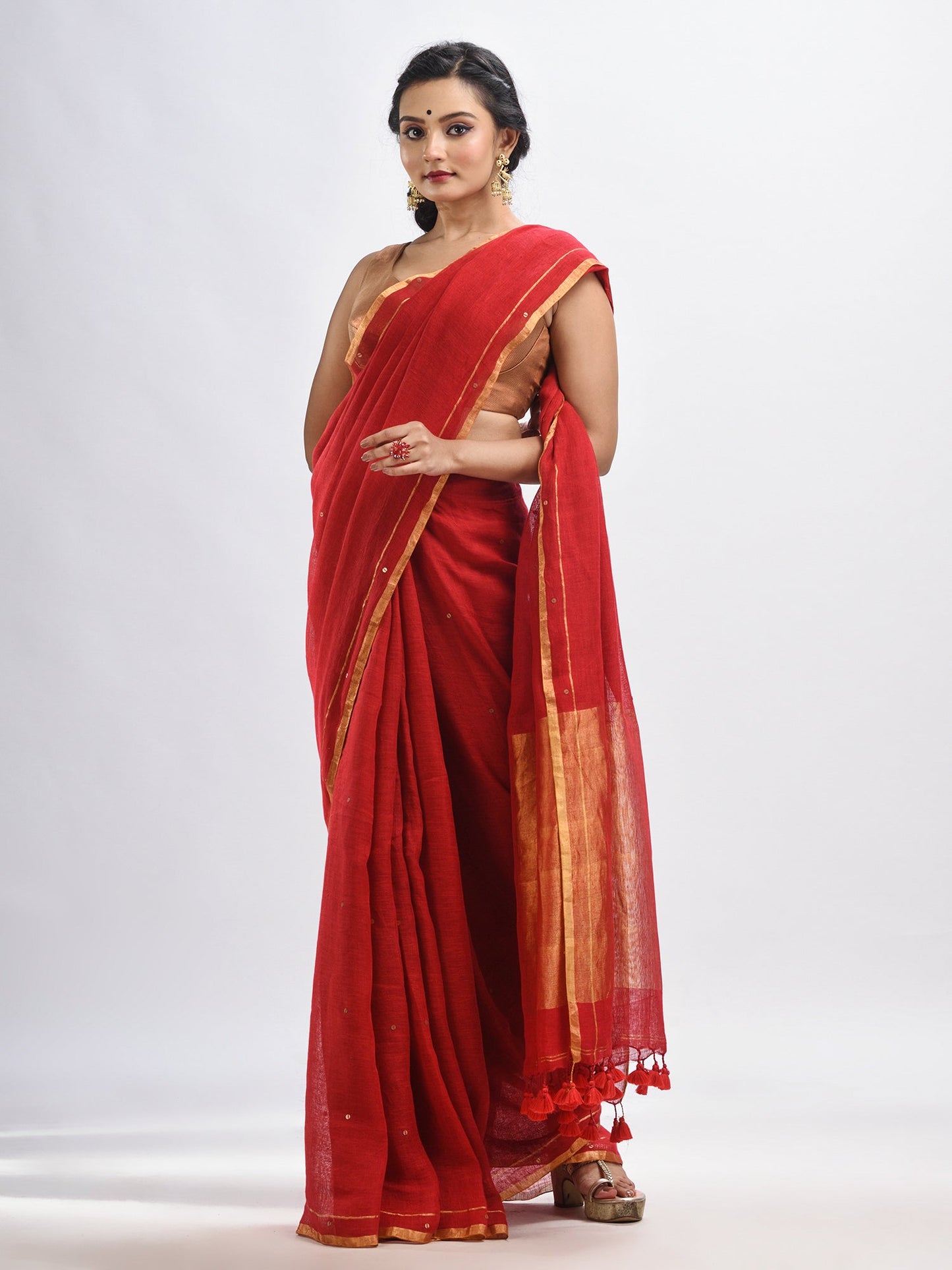 Women's Red linen all body cumki in pallu zori handloom saree