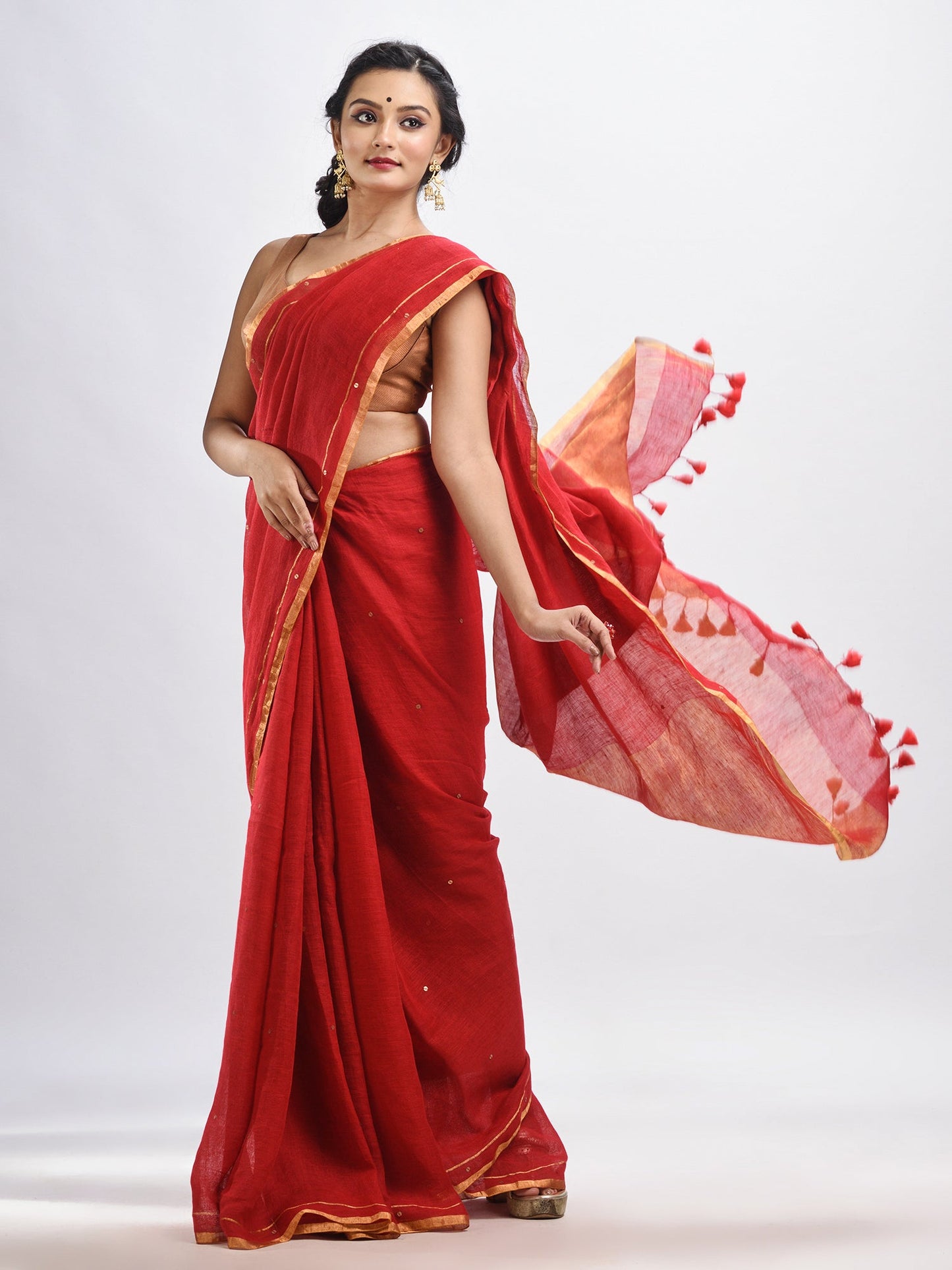 Women's Red linen all body cumki in pallu zori handloom saree