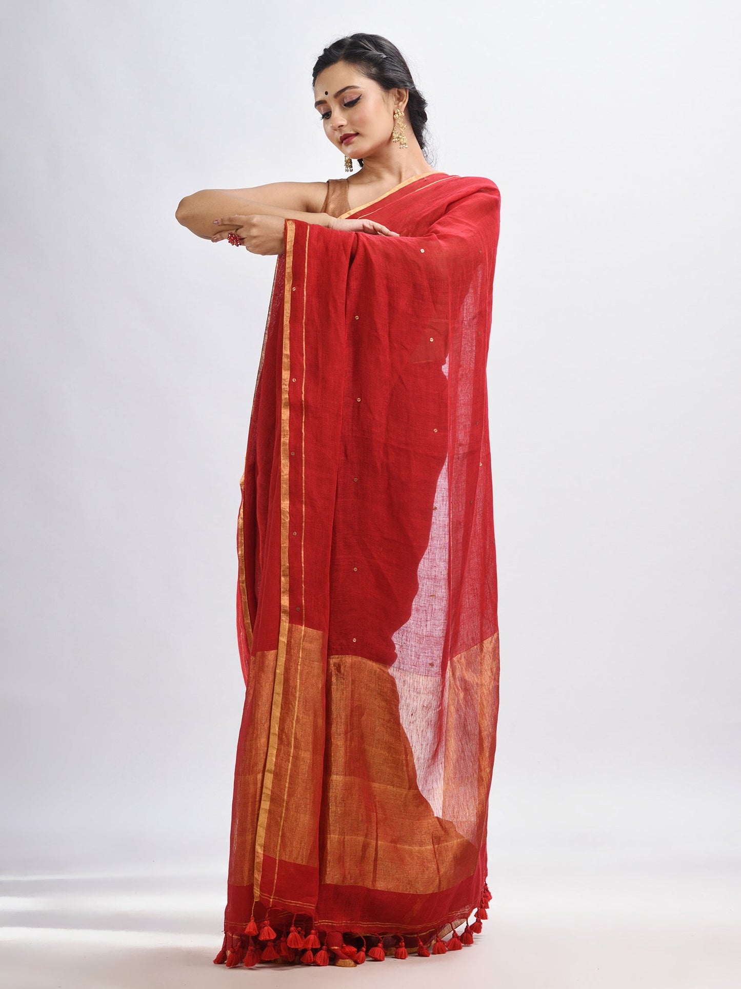 Women's Red linen all body cumki in pallu zori handloom saree