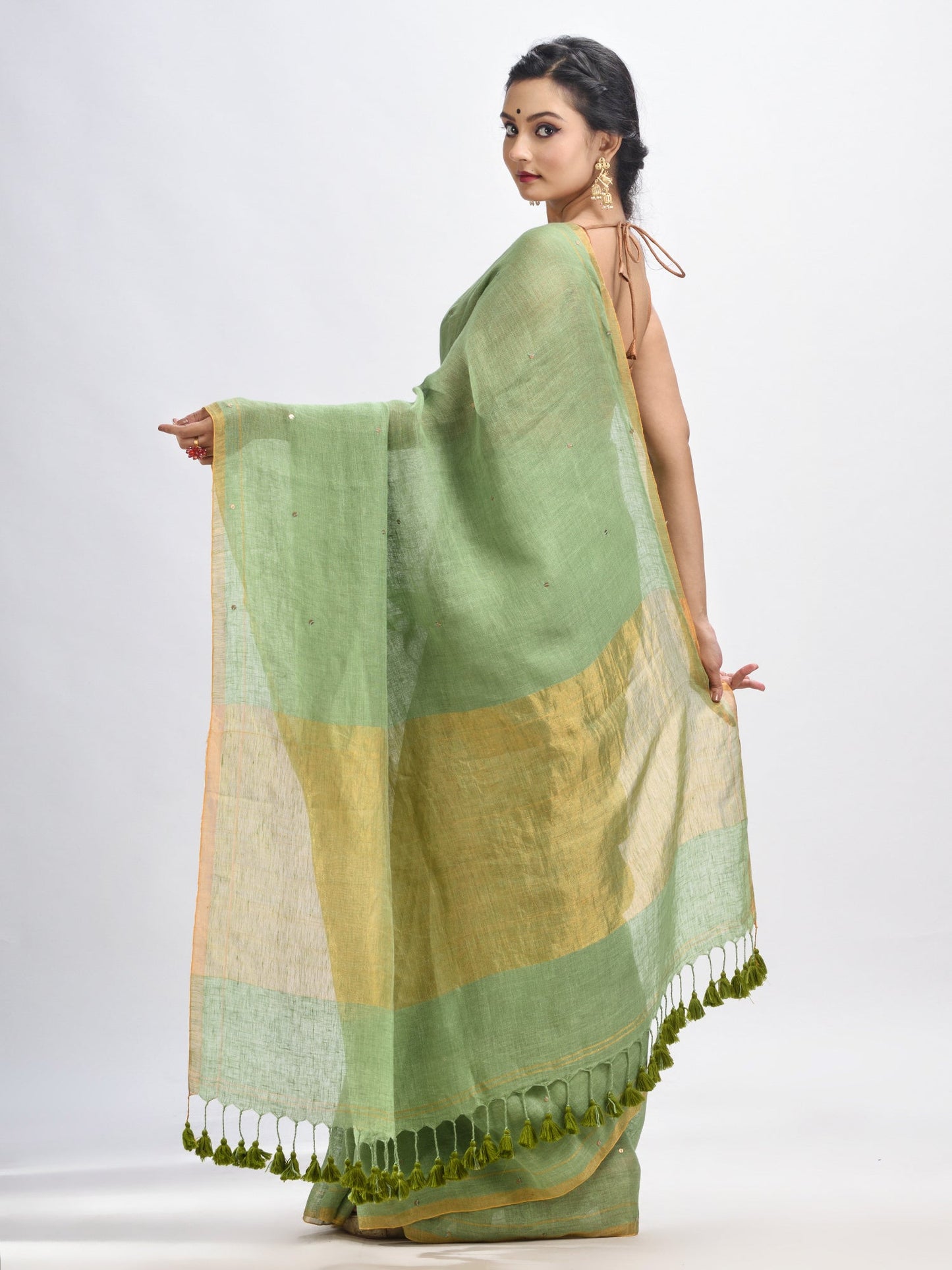 Women's Yellow green linen all body cumki in pallu zori handloom saree