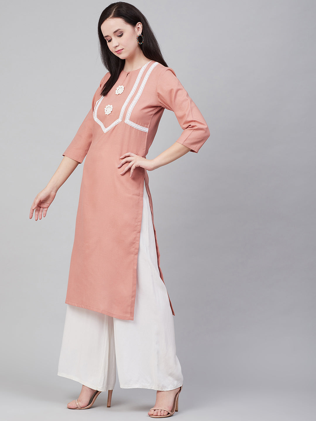 Women's Peach-Coloured & White Lace Detailed Straight Kurta