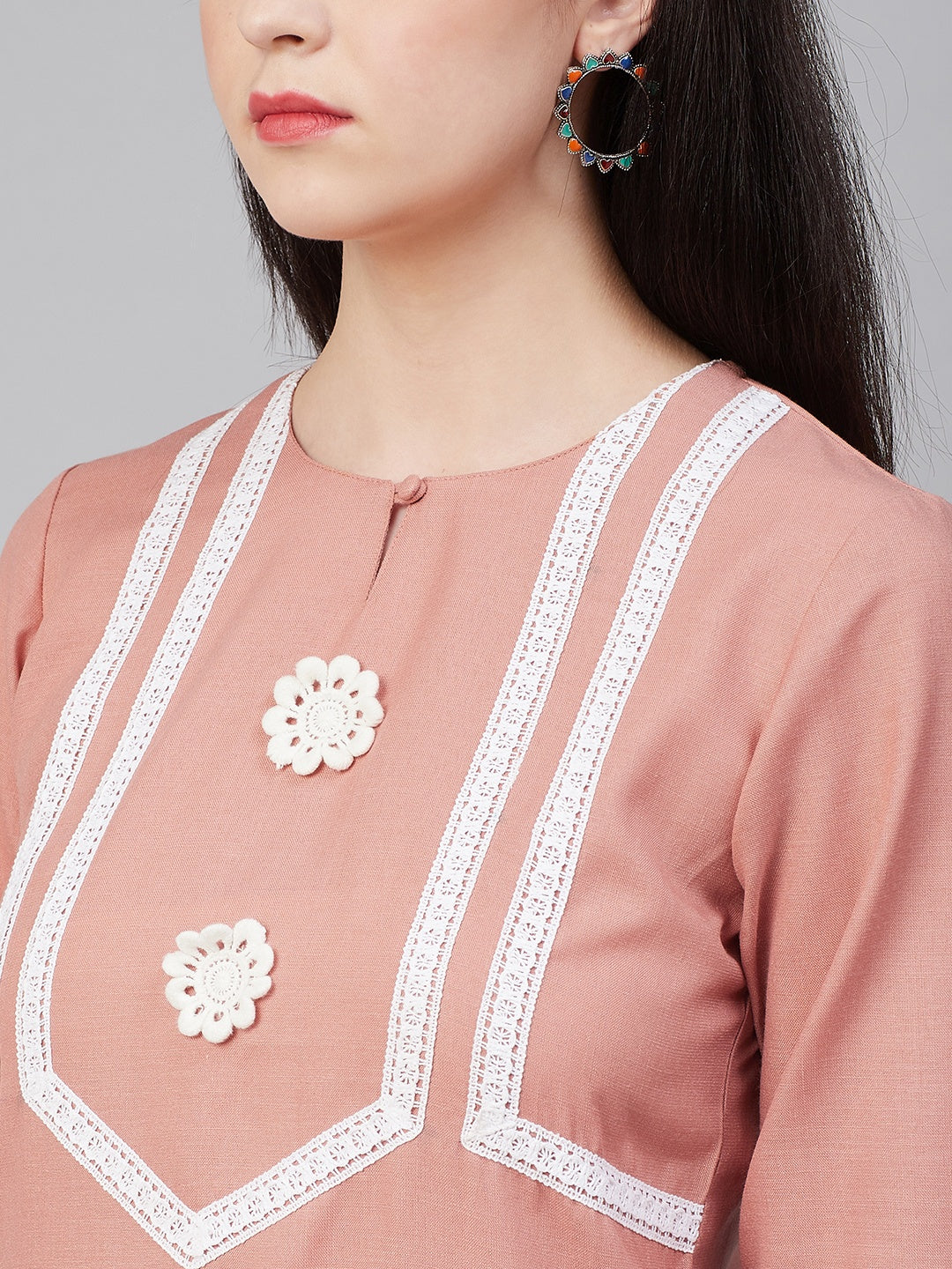 Women's Peach-Coloured & White Lace Detailed Straight Kurta