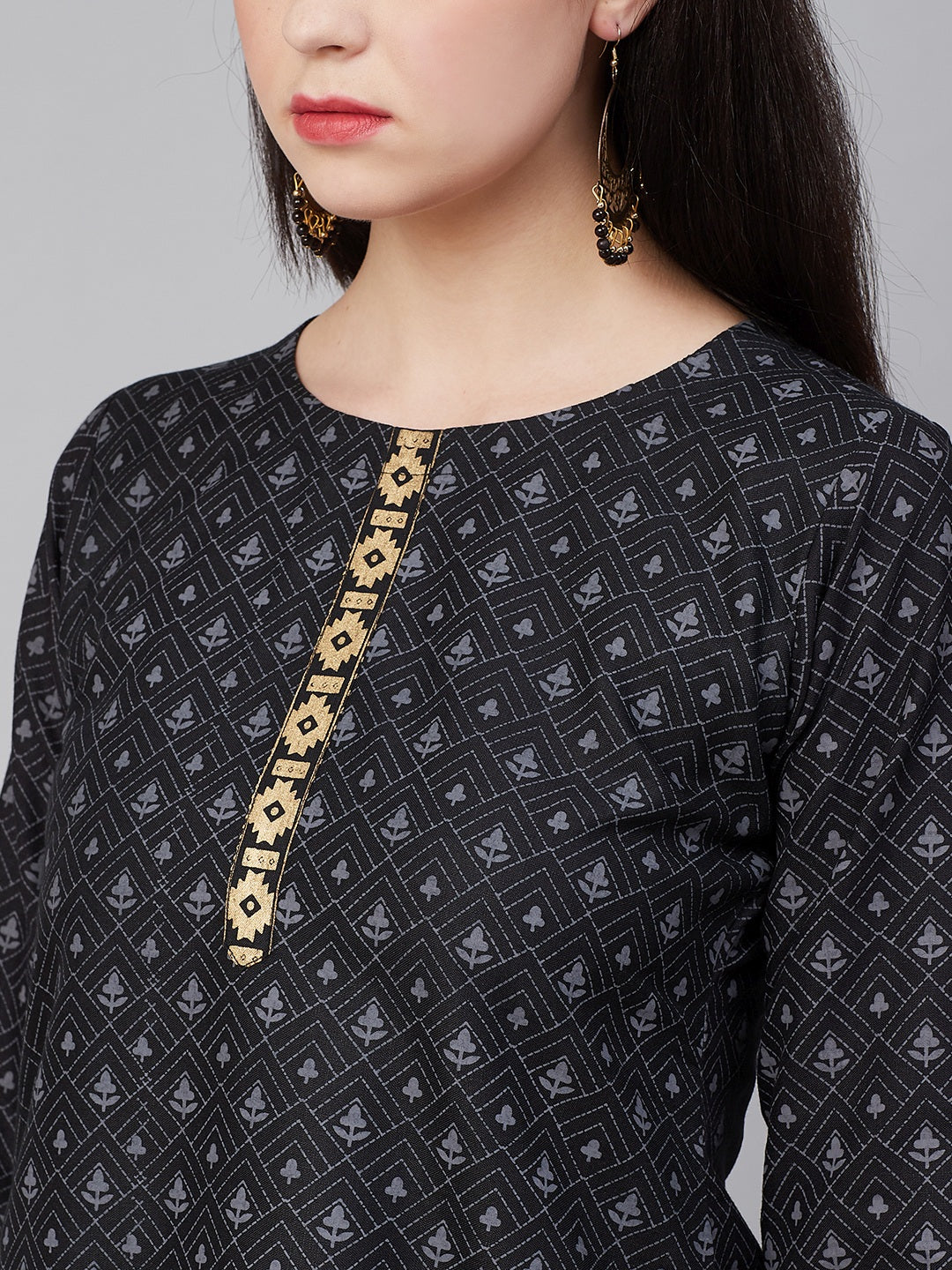 Women's Â Black Golden Block Print Straight Kurta