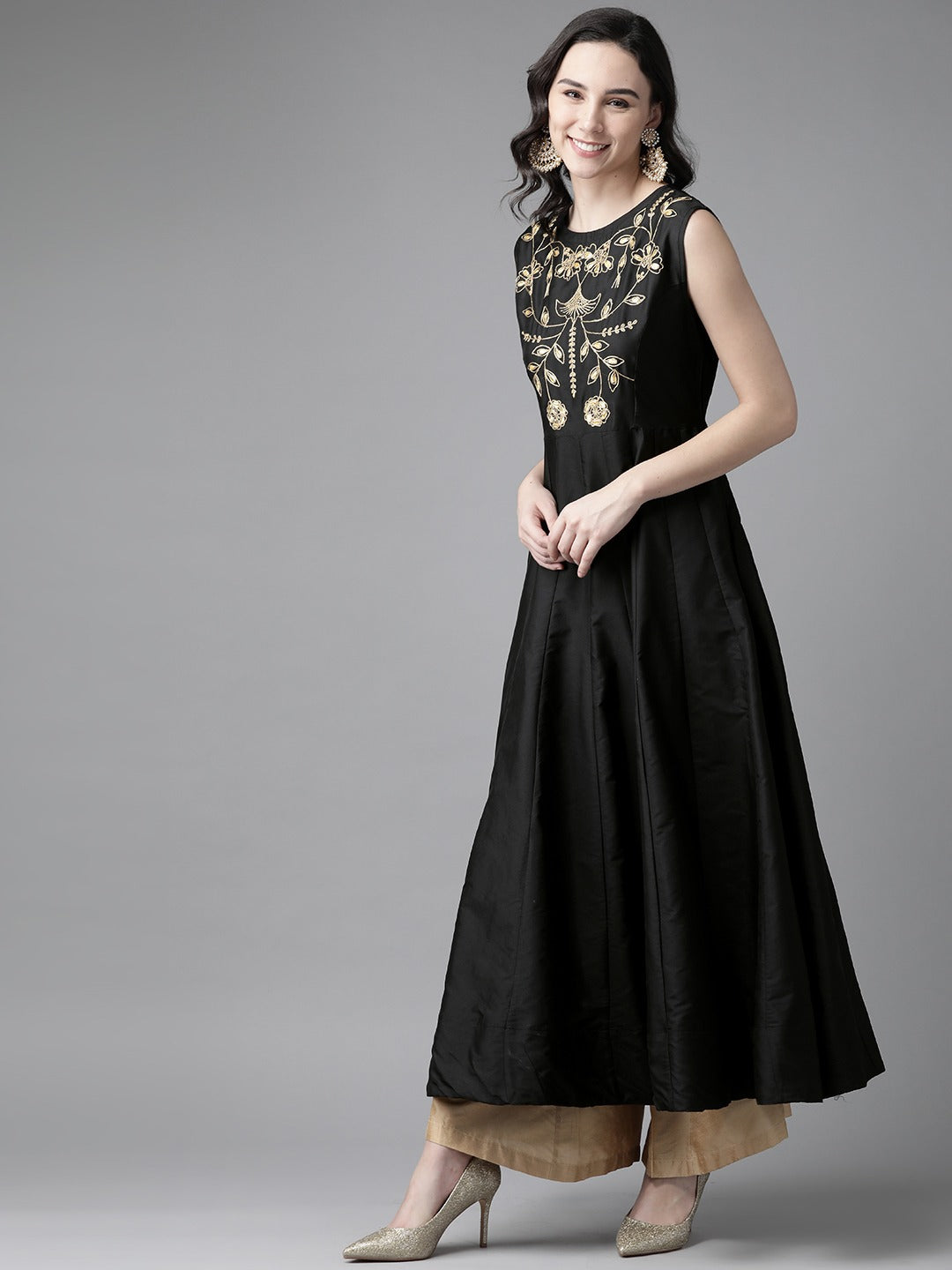 Women's Black Ethnic Motifs Yoke Design Thread Work Kurta