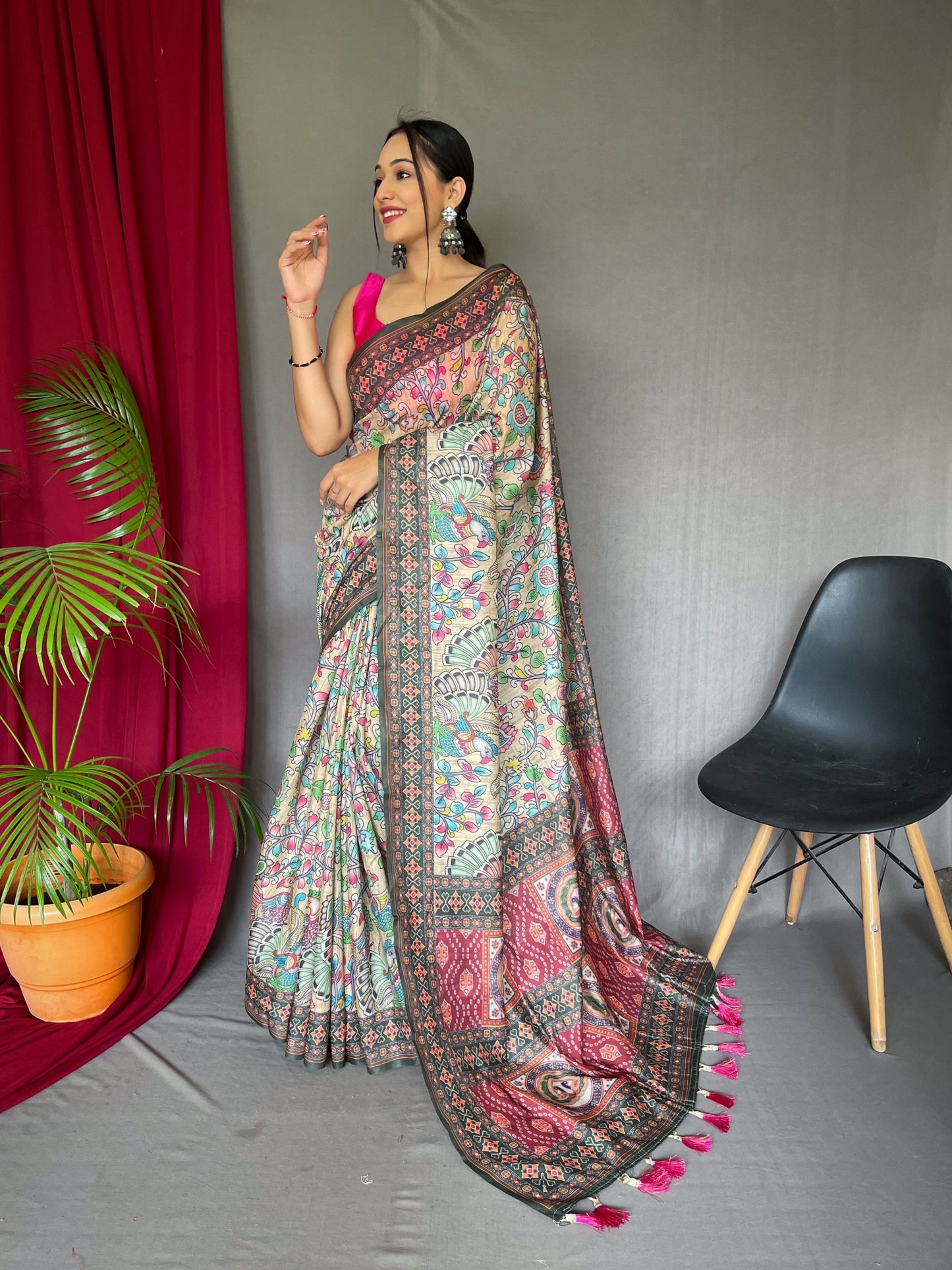 Women's  Cream Color Cotton Bandhani Kalamkari Printed Saree Cream