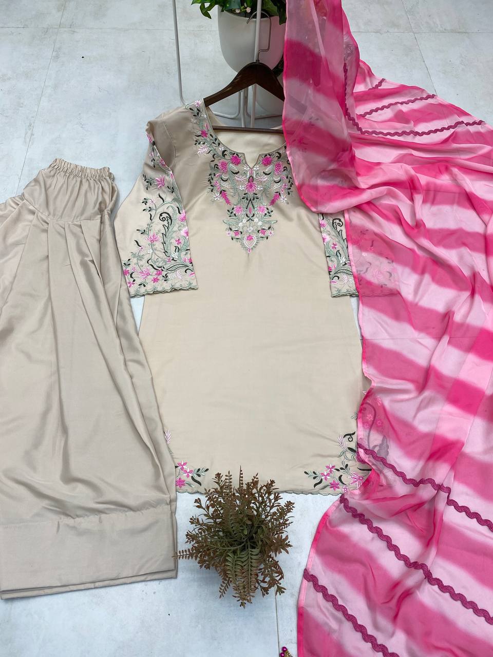 Color_Beige