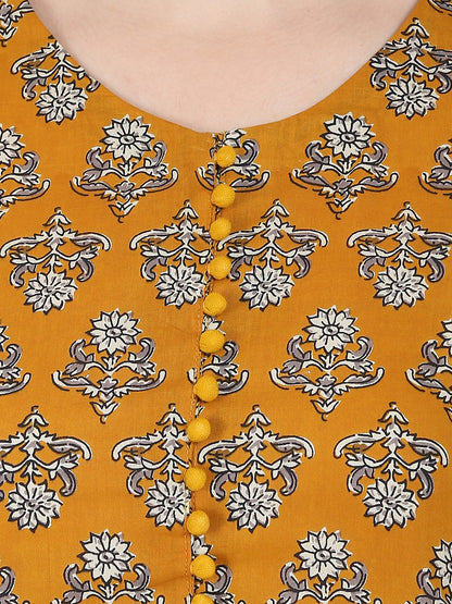 Women's Yellow Printed Full Sleeve Cotton A-Line Kurta With Centre Slit