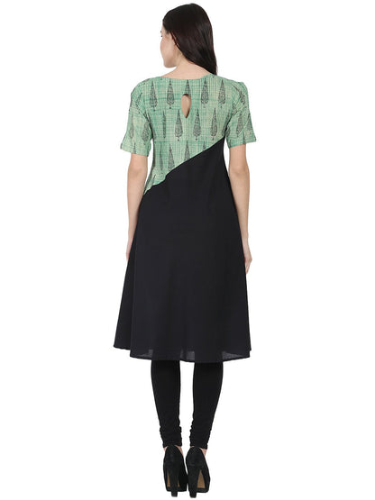 Women's Black & Green Half Sleeve Cotton Block Printed Kurta