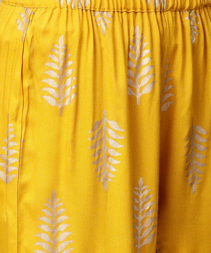 Women's Grey Printed 3/4Th Sleeve Cotton Kurta With Yellow Printed Pallazo And Grey Dupatta