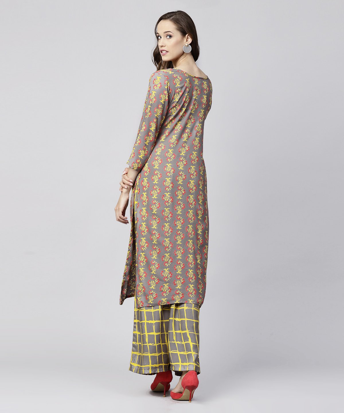 Women's Grey Printed 3/4Th Sleeve Cotton Kurta With Grey Checked Pallazo