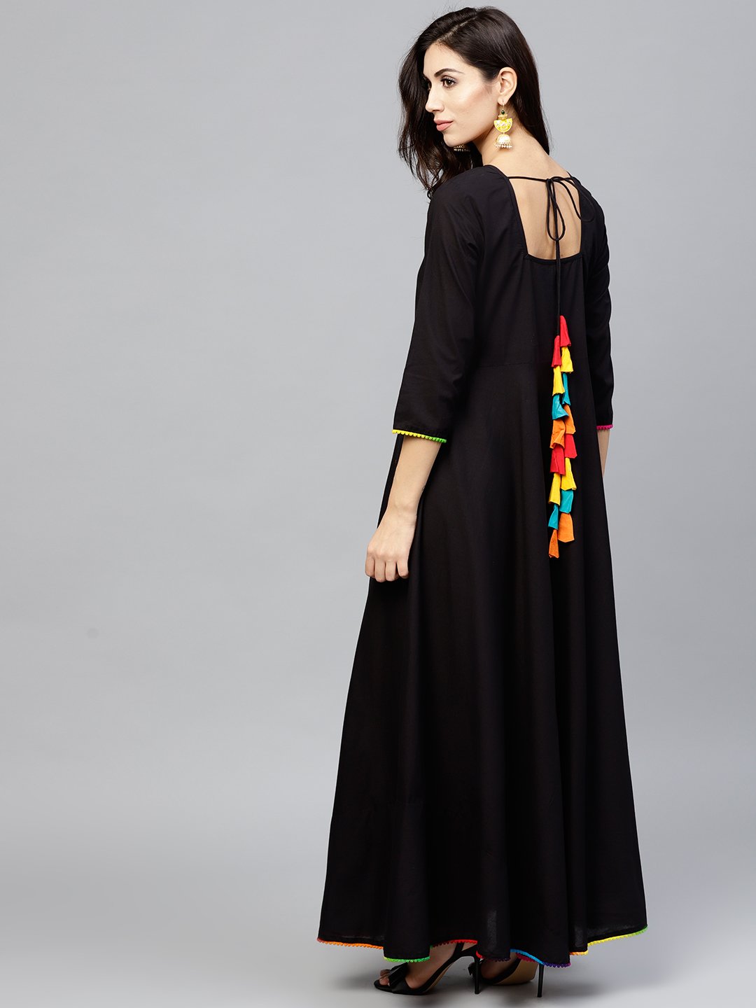 Women's Black maxi dress with with round neck and 3/4 sleeves