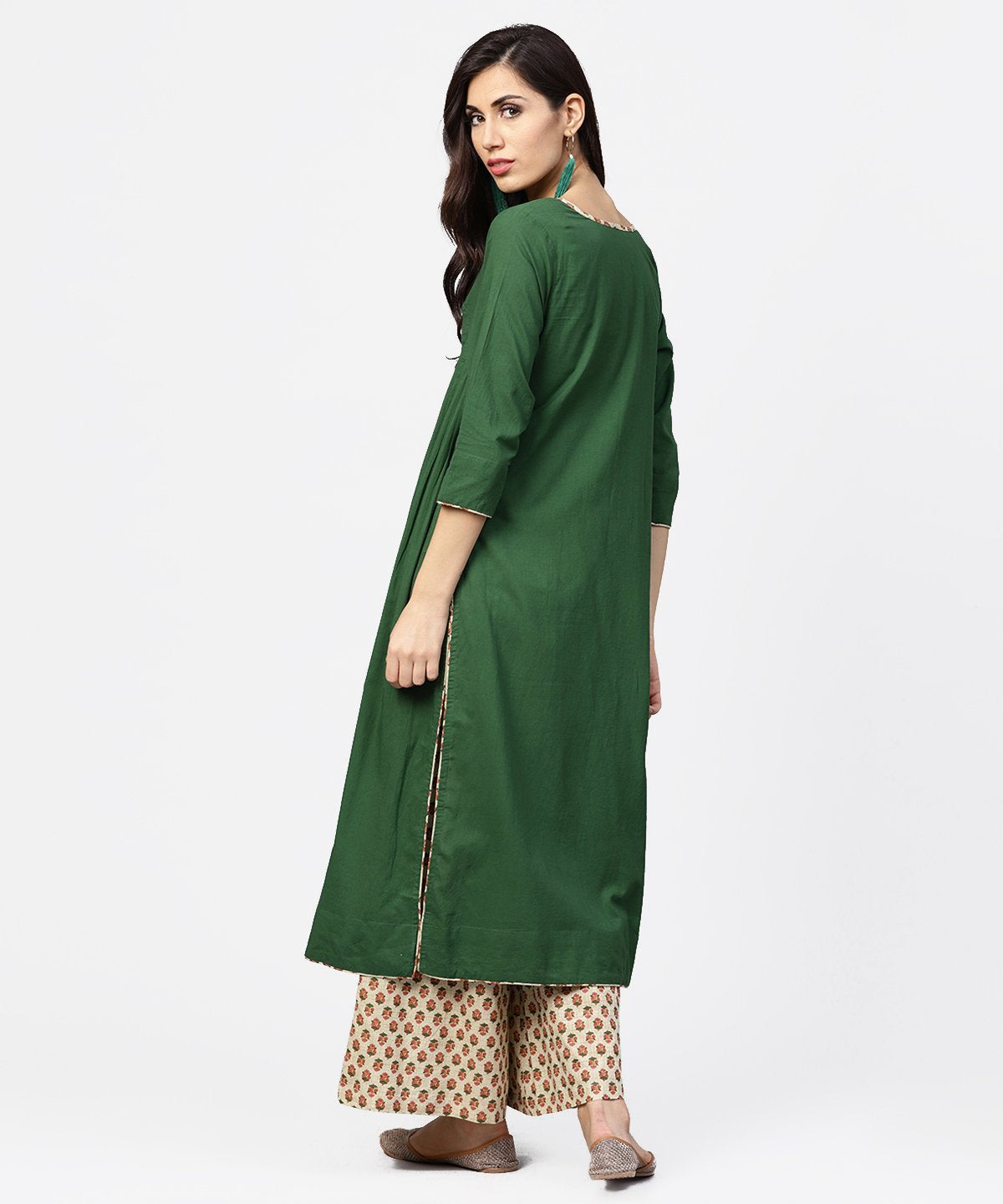 Women's Solid Green 3/4Th Sleeve Side Gathering Cotton Kurta With Printed Pallazo