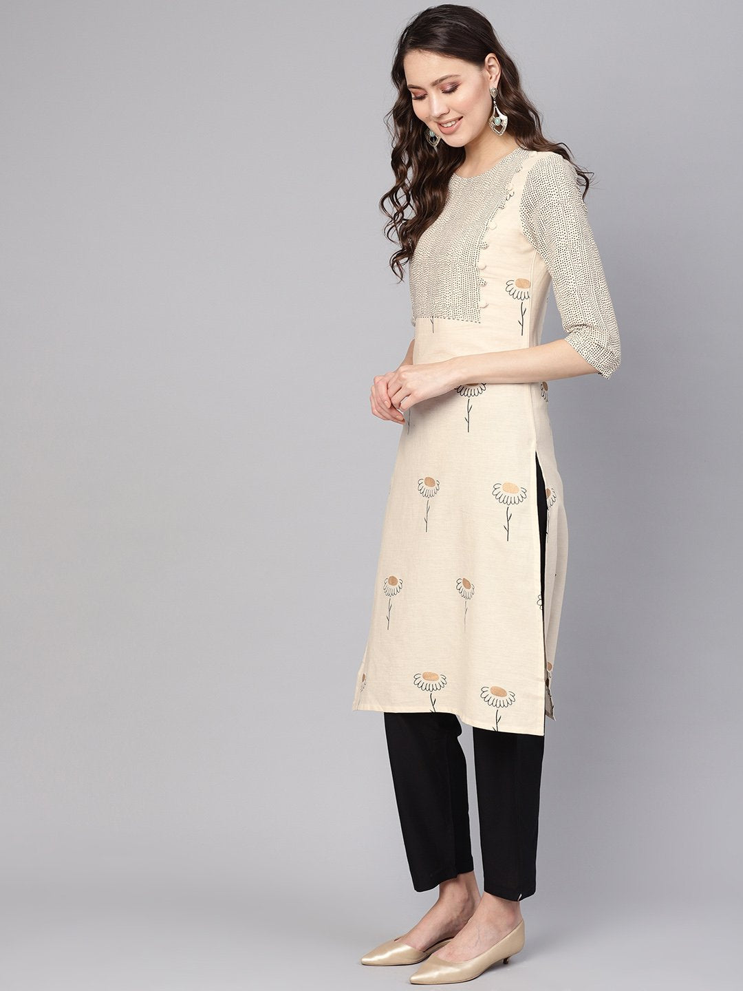 Women's Off-White & Black Printed Kurta With Trousers