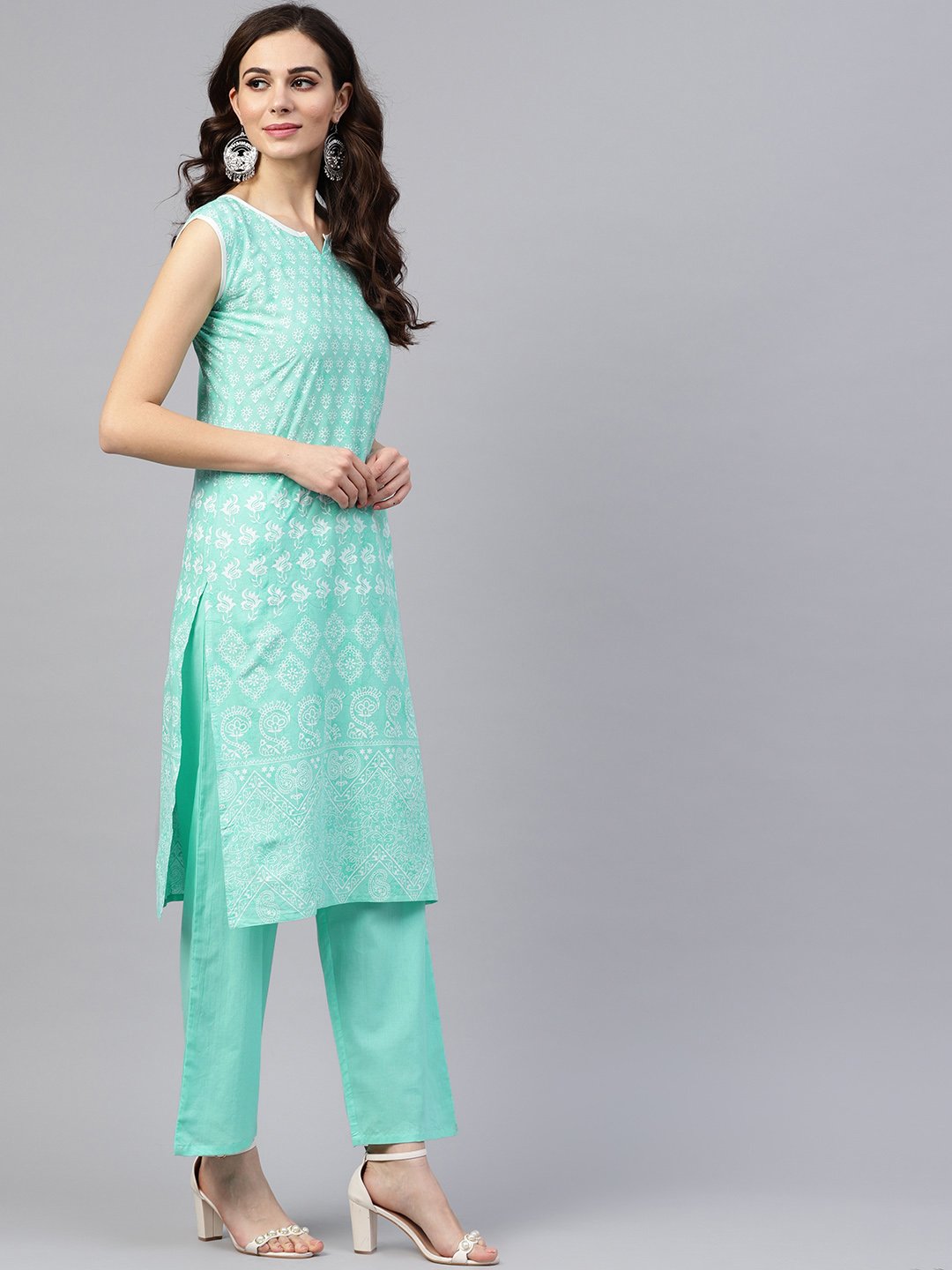 Women's Sky Blue Sleeveless Printed Kurta Set With Solid Pants