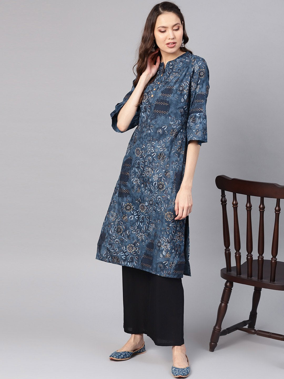 Women's Navy Blue & Golden Printed Straight Kurta