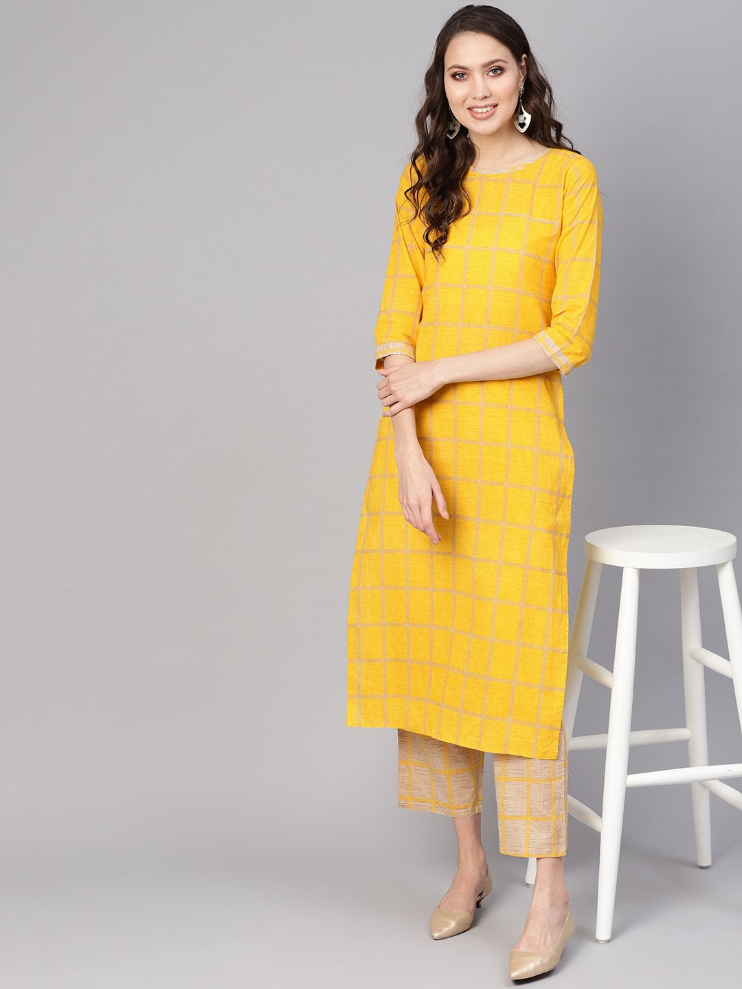 Women's Yellow & Beige Checked Kurta With Trousers