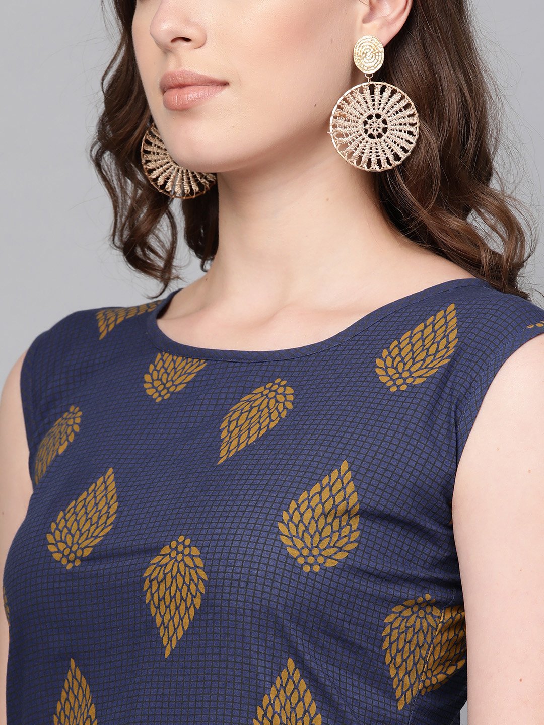 Women's Nayo Navy Blue Sleeveless Printed Straight Cotton Kurta With Trouser Set