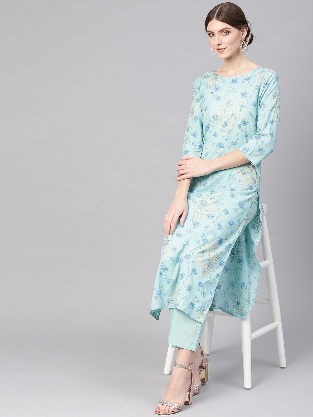 Women's Blue Printed Kurta With Trousers