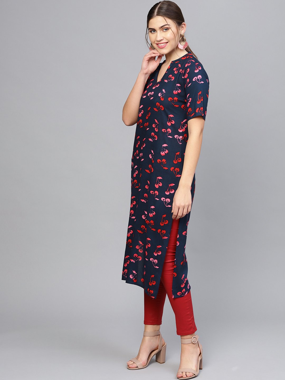 Women's Navy Blue & Pink Printed Straight Kurta