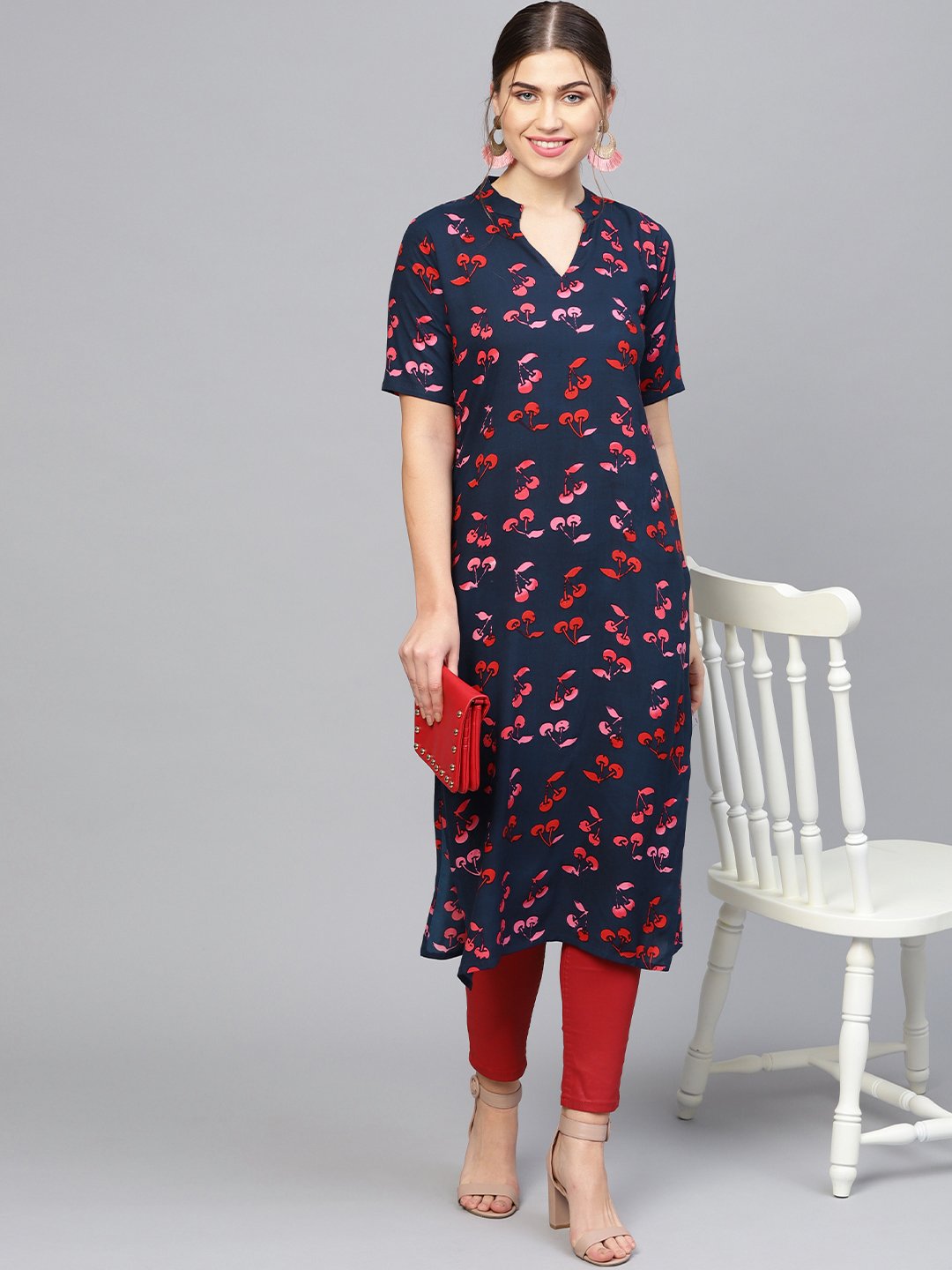 Women's Navy Blue & Pink Printed Straight Kurta