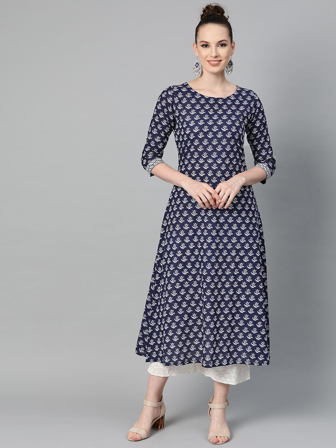 Women's Navy Blue & White Floral Printed A-Line Cotton Kurta
