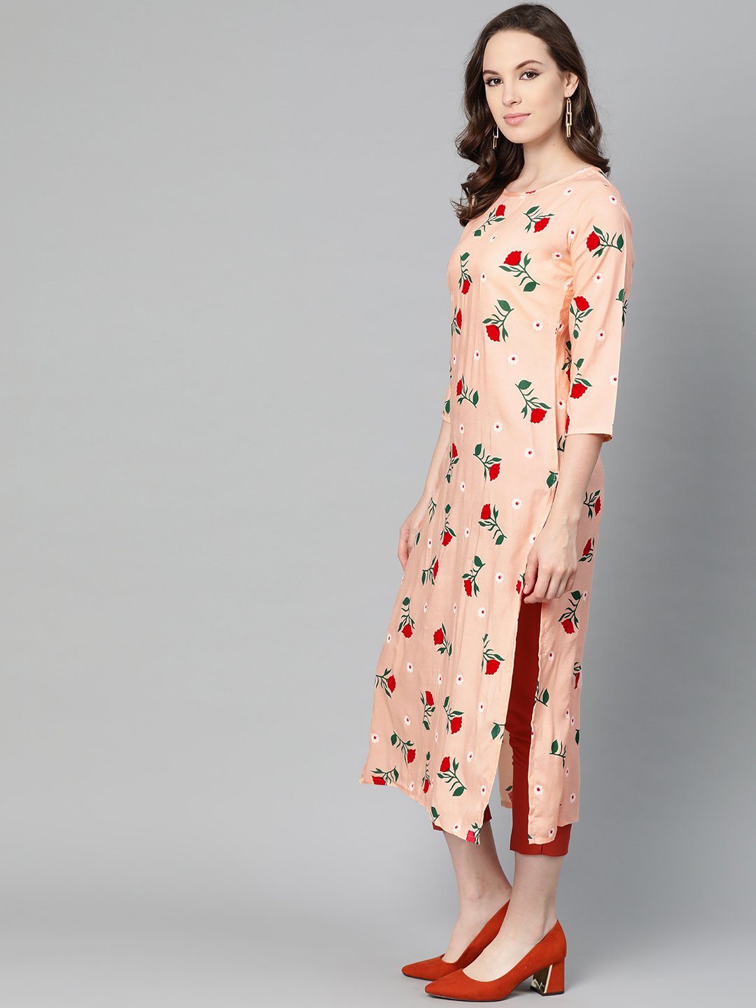 Women's Peach Multi Colored Floral Printed Straight Kurta With Round Neck & 3/4 Sleeves