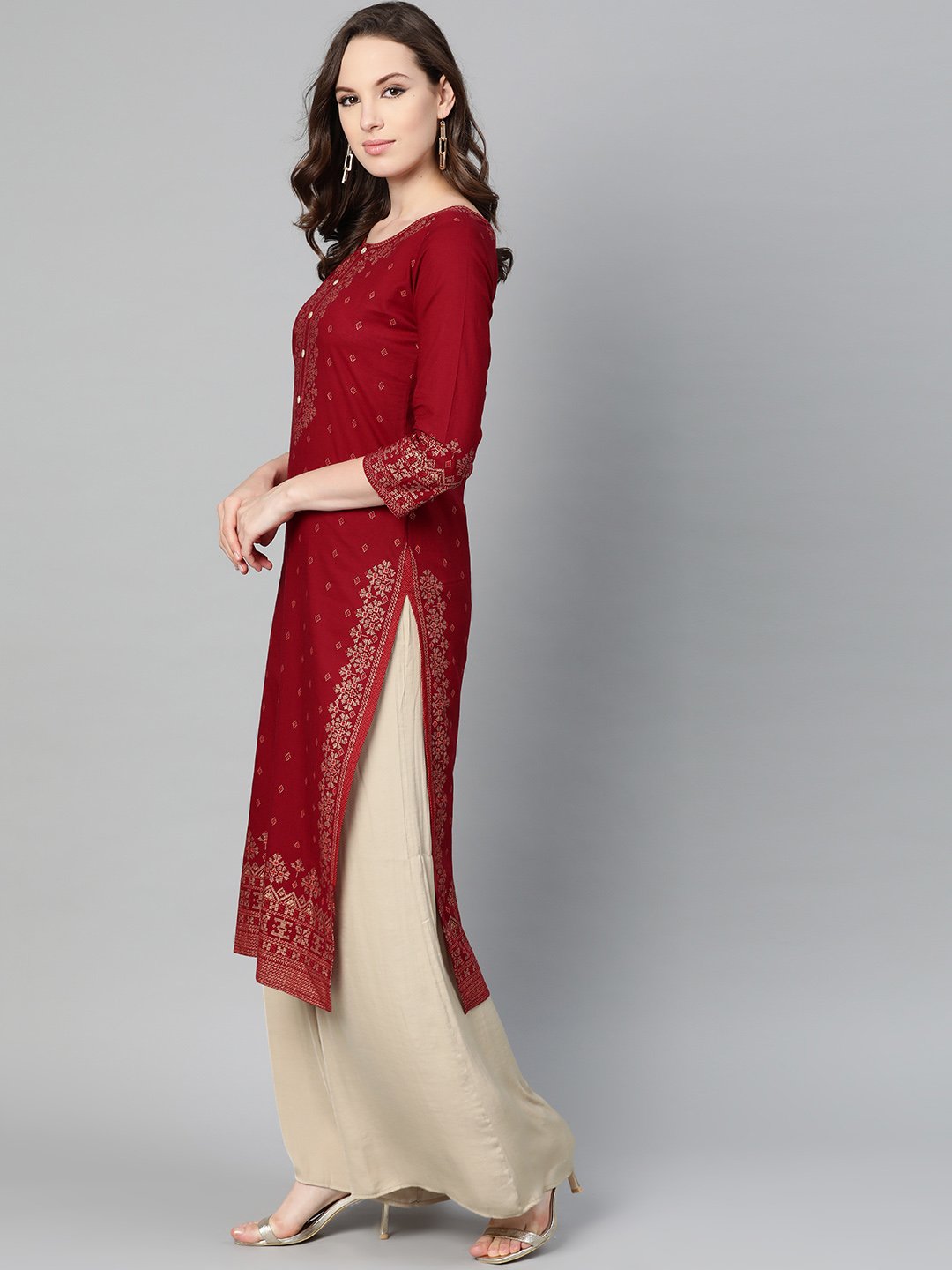 Women's Maroon Gold Printed Kurta With Round Neck & 3/4 Sleeves