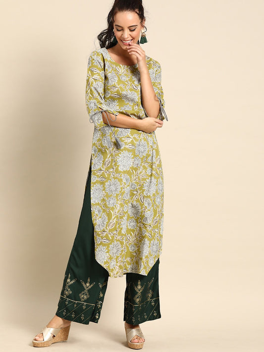 Women's Nayo Green Calf Length Three-Quarter Sleeves Straight Floral Printed Cotton Kurta