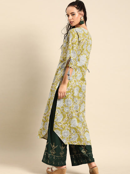 Women's Nayo Green Calf Length Three-Quarter Sleeves Straight Floral Printed Cotton Kurta
