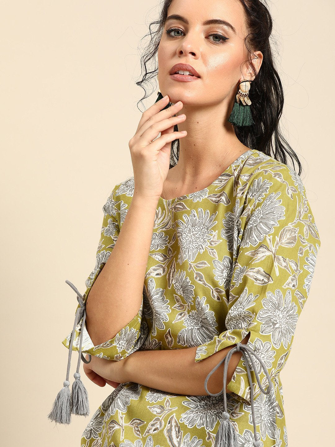 Women's Nayo Green Calf Length Three-Quarter Sleeves Straight Floral Printed Cotton Kurta