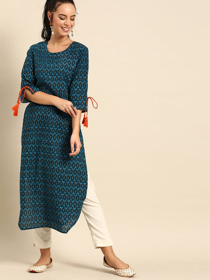Women's Nayo Blue Calf Length Three-Quarter Sleeves Straight Geometric Printed Cotton Kurta