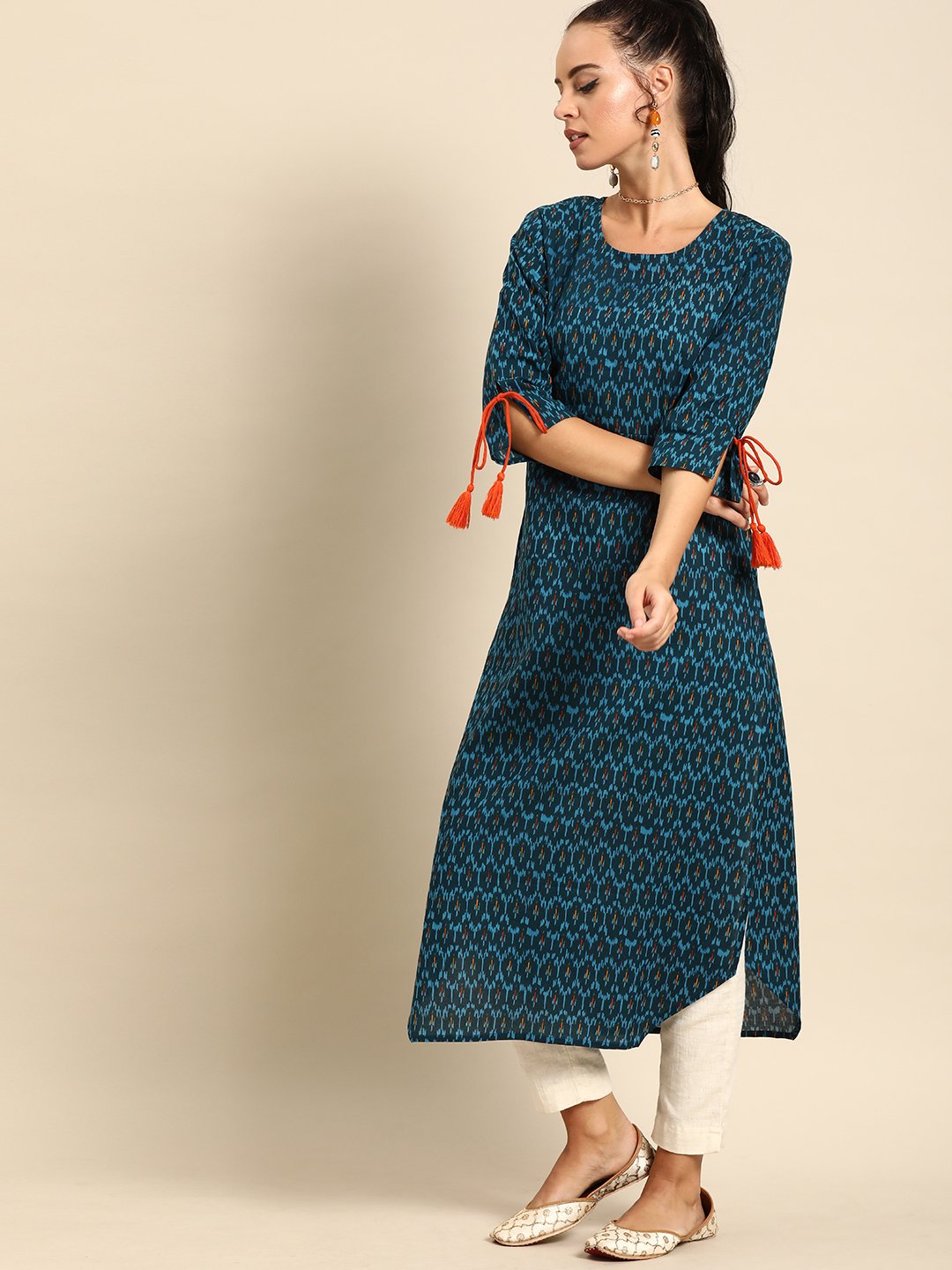 Women's Nayo Blue Calf Length Three-Quarter Sleeves Straight Geometric Printed Cotton Kurta