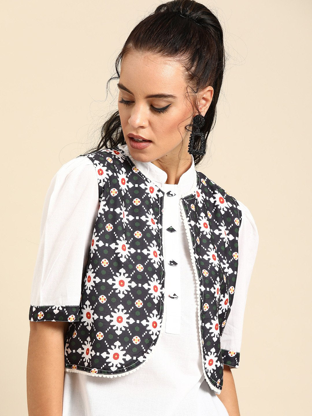 Women's Nayo White Calf Length Short Sleeves Straight Solid Cotton Kurta With Jacket