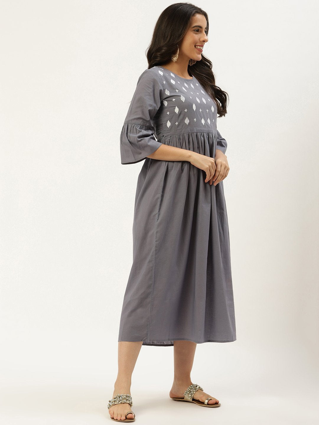 Women's Grey Solid Solid Round Neck Cotton A-Line Dress