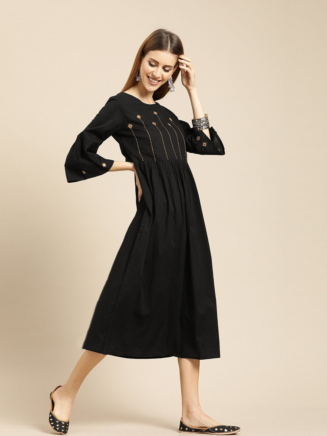 Women's Black Solid Solid Round Neck Cotton A-Line Dress