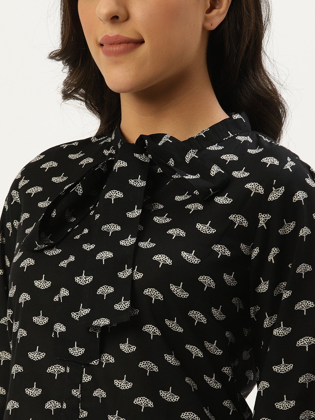 Women's Black Three-Quarter Sleeves Gathered Or Pleated Top